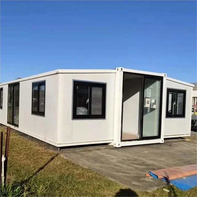 Insulated 20/40 ft Villa Prefabricated Expandable Container House Waterproof Prefab Mobile Home 2 3 Bedroom