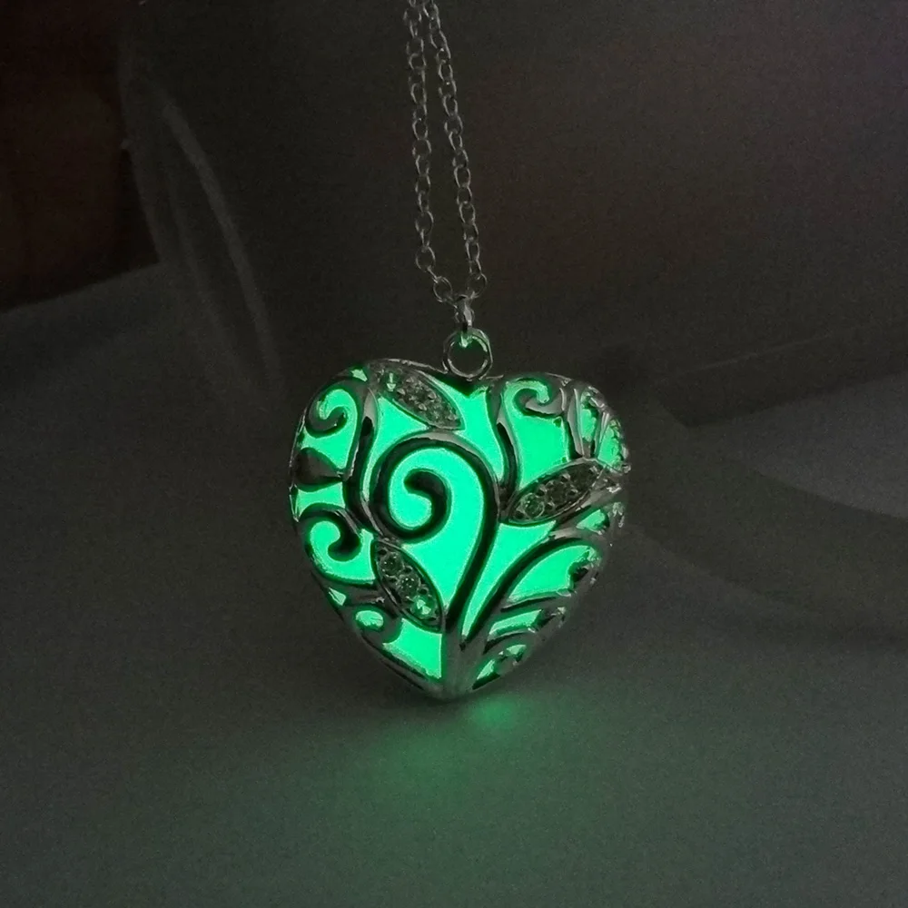 
Glow In Dark 925 Silver Plated The Heart of the Ocean Crystal Pendant Necklace For Women Men 