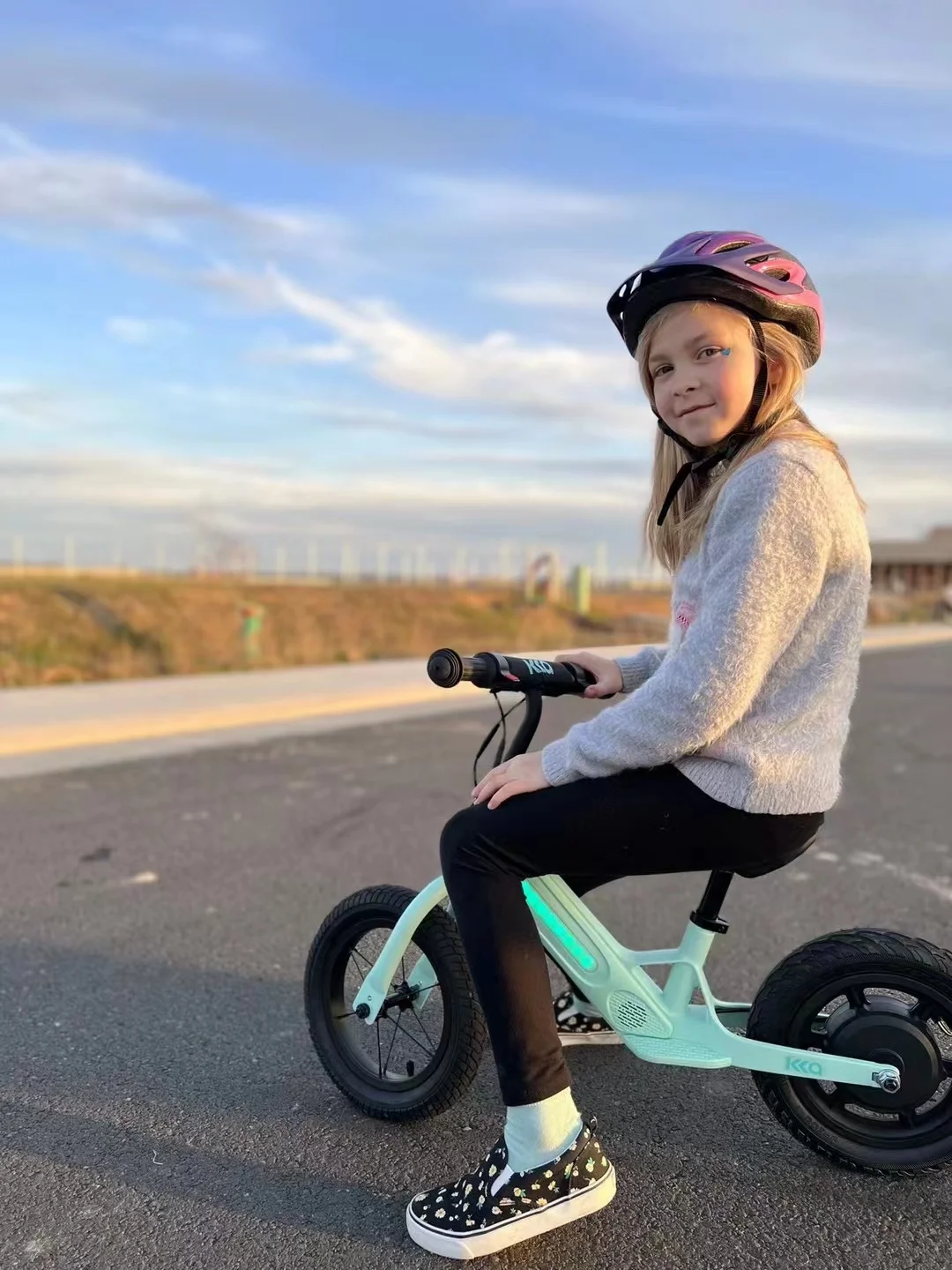 24V 200W 2.5Ah Lithium Battery Powered electric mini dirt bike 12 inch Electric Kids Balance Dirt Bike  kids electric bikes