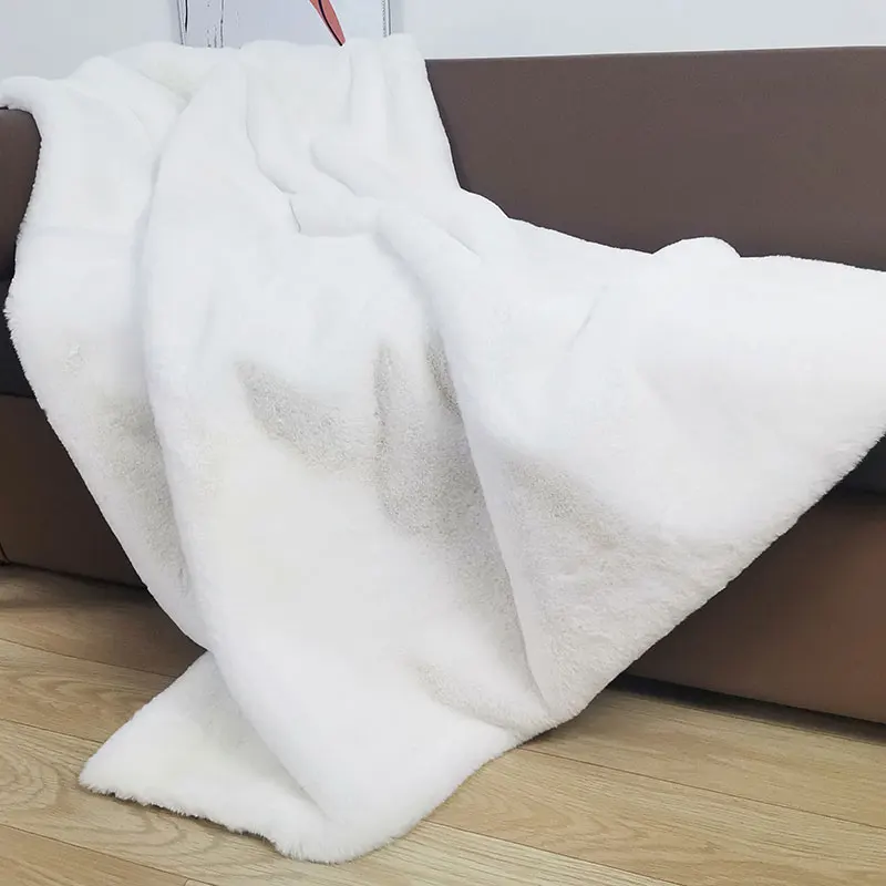 OEM 100% polyester super soft silky sofa bed blanket extra soft fluffy thick mink fur bedding plush blankets for winter