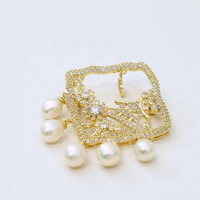 Hot Selling  pavilions Pattern Brooch inlaid big Zircon and Freshwater Pearl pin for Women
