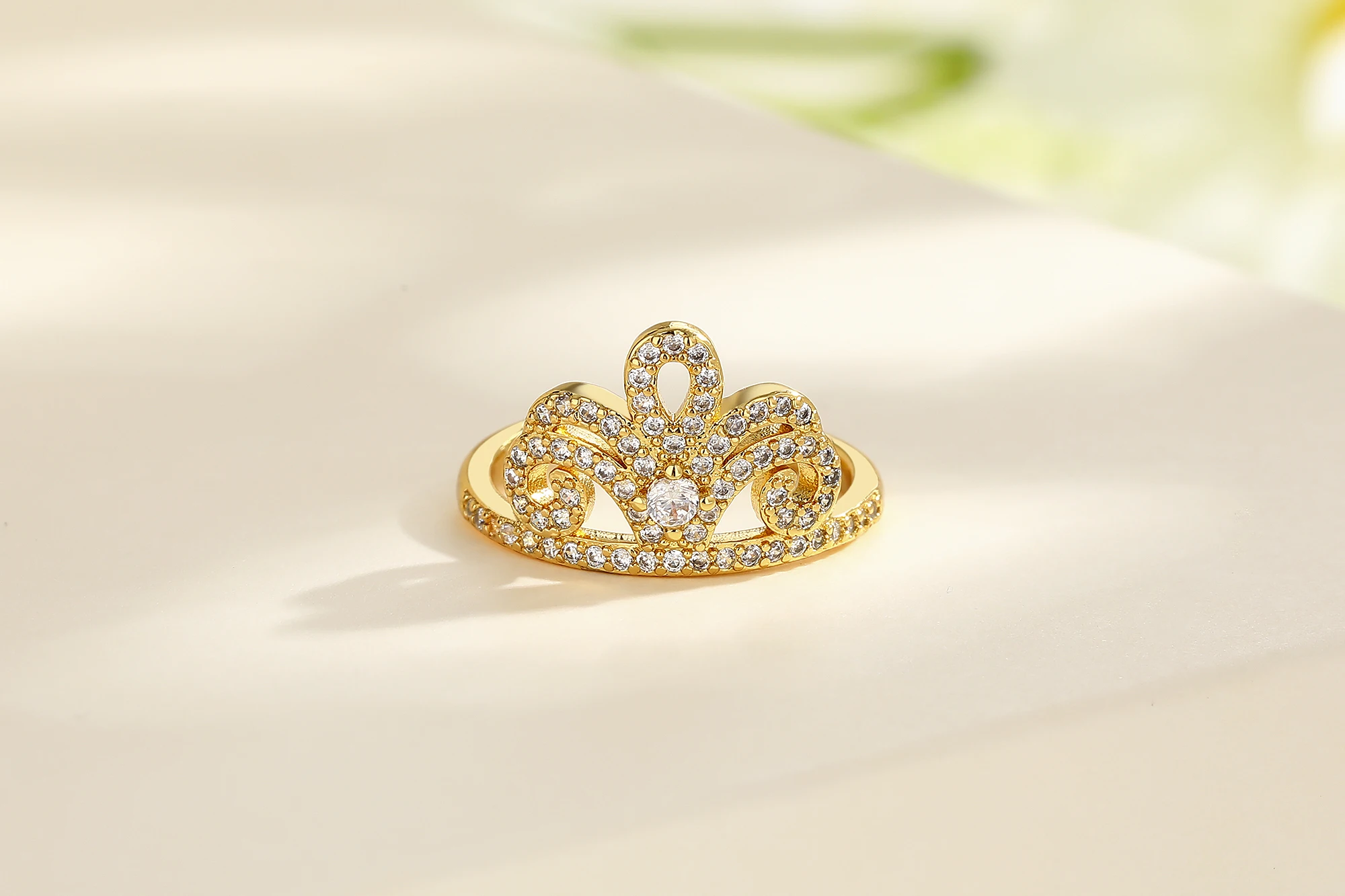 Majestic 18K Gold Plated Crown Rings Wholesale Fashion Elegance Women Fashion Jewelry Rings With Aaa Cubic Zirconia