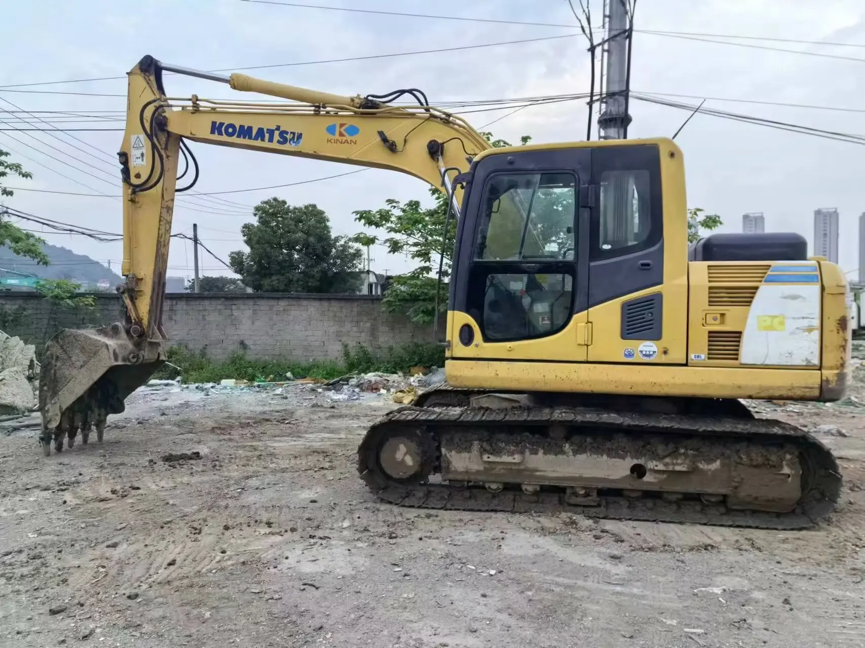 Komatsu 120-8 Machines Used Excavators Outdoor Crawler Small Excavators Multi-purpose Machines
