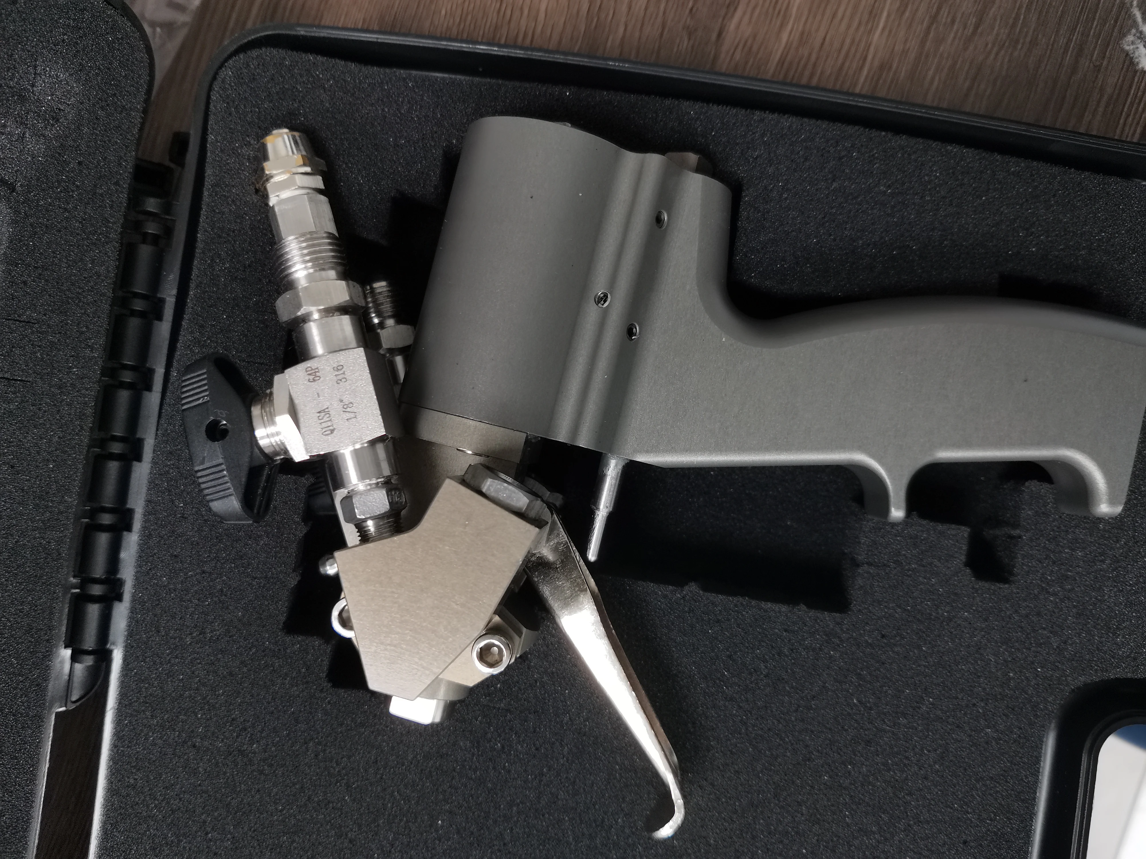 Reanin PU foam Spray Gun For Pu Foam Polyurethane Spraying and Injection