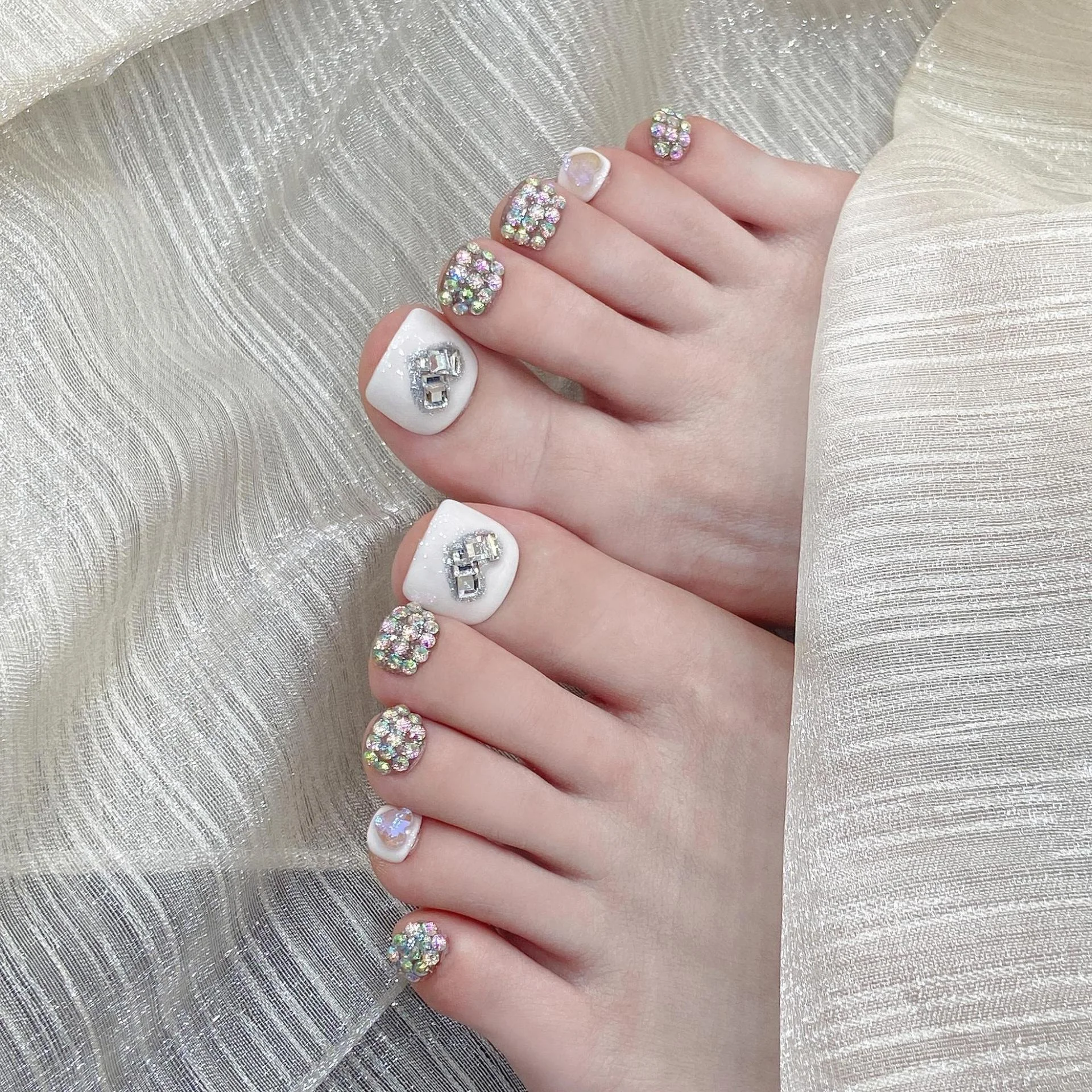 Ins Hot Designs Summer Handmade Press On Toe Nails With Rhinestones Shinny Cartoon Toe False Nails For Girl