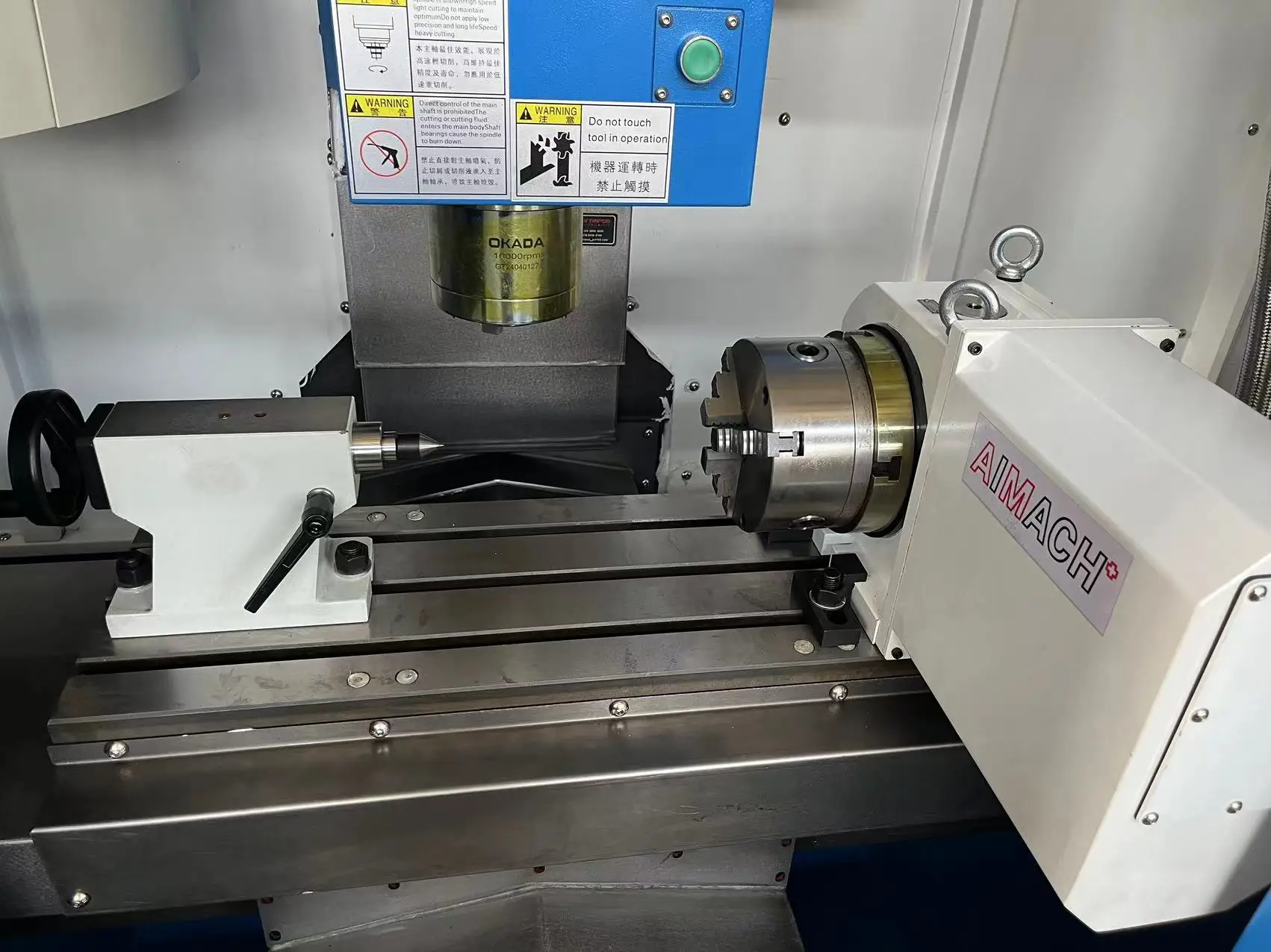 A new type of VMC7124 CNC end mill with attractive prices, mini vertical machining center for metal cutting