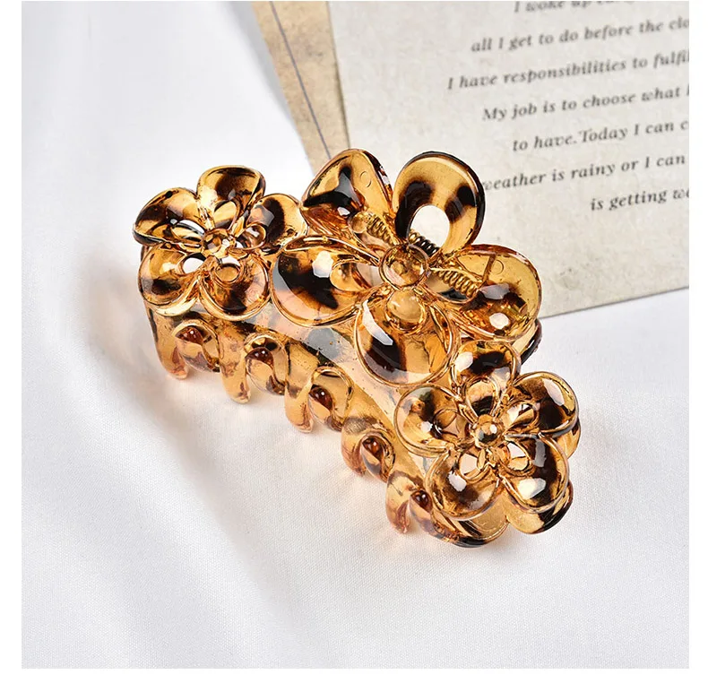 Wholesale Korean Female Large Hollow Flower Grasping Clip Transparent Claw Clips Hair Accessories plain Eco Plastic  Resin Claw