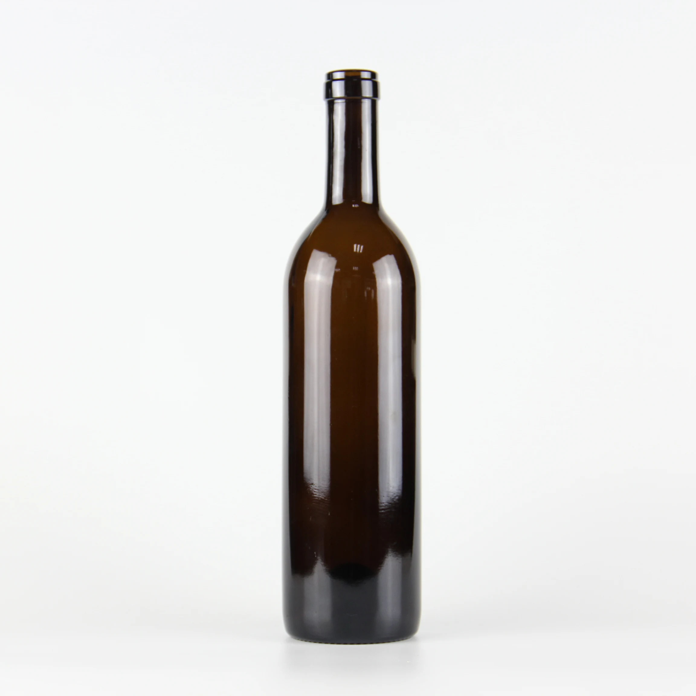 Wholesaler 750ml Wine and Vodka Bottle Square or round Glass with Cork or Screw Cap 700ml Capacity for Packing