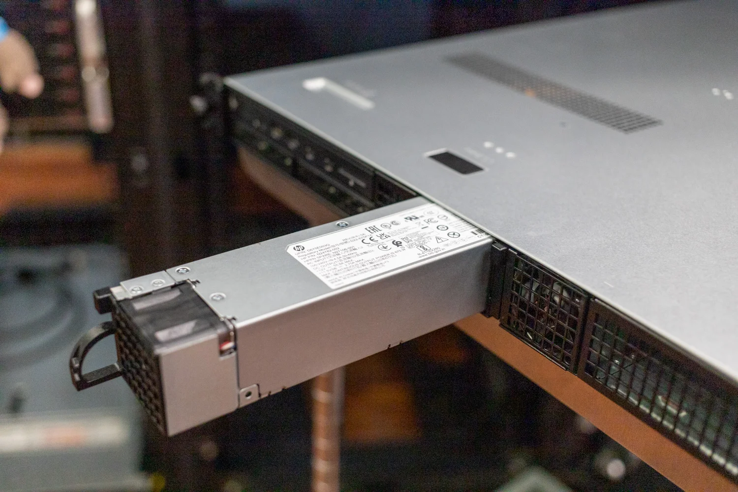 JLSFT Intel Xeon W-Series стеллаж компьютерный ПК Z4 G5 675 Вт/Xeon W3-2425/32 ГБ DDR5 / 512SSD/T400 4G/DVDRW