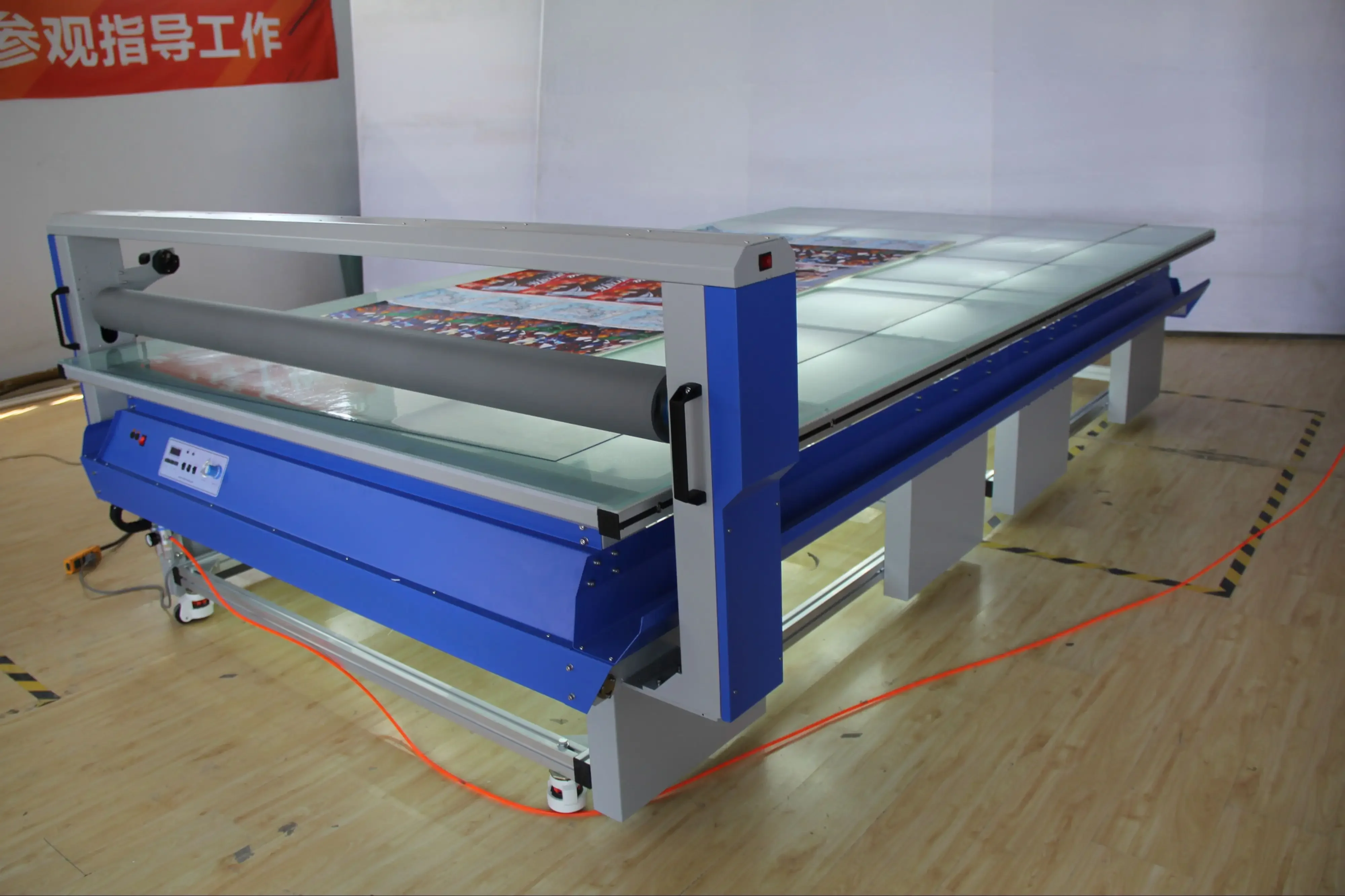 LF2240-B4 широкоформатный планшетный аппликатор 60C теплый и холодный ручной ламинатор для досок новое состояние