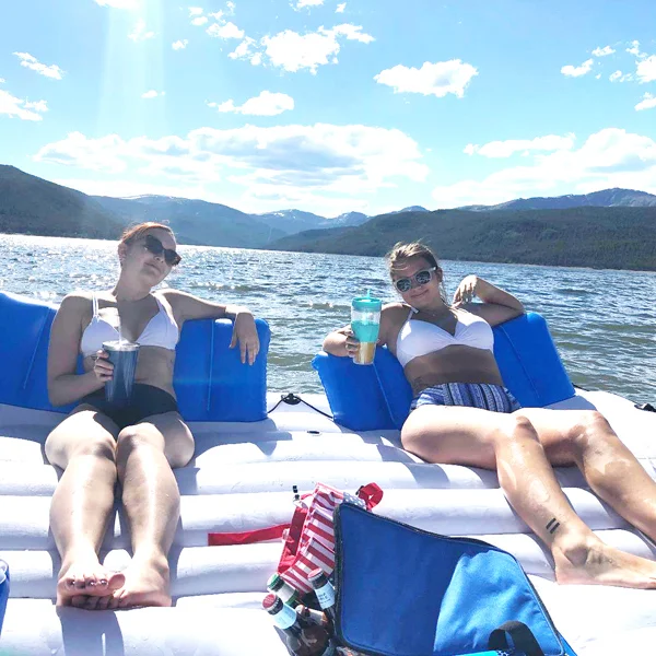 
top selling products online pool floating island play equipment kids inflatable tank shaped pool float that shoot water 