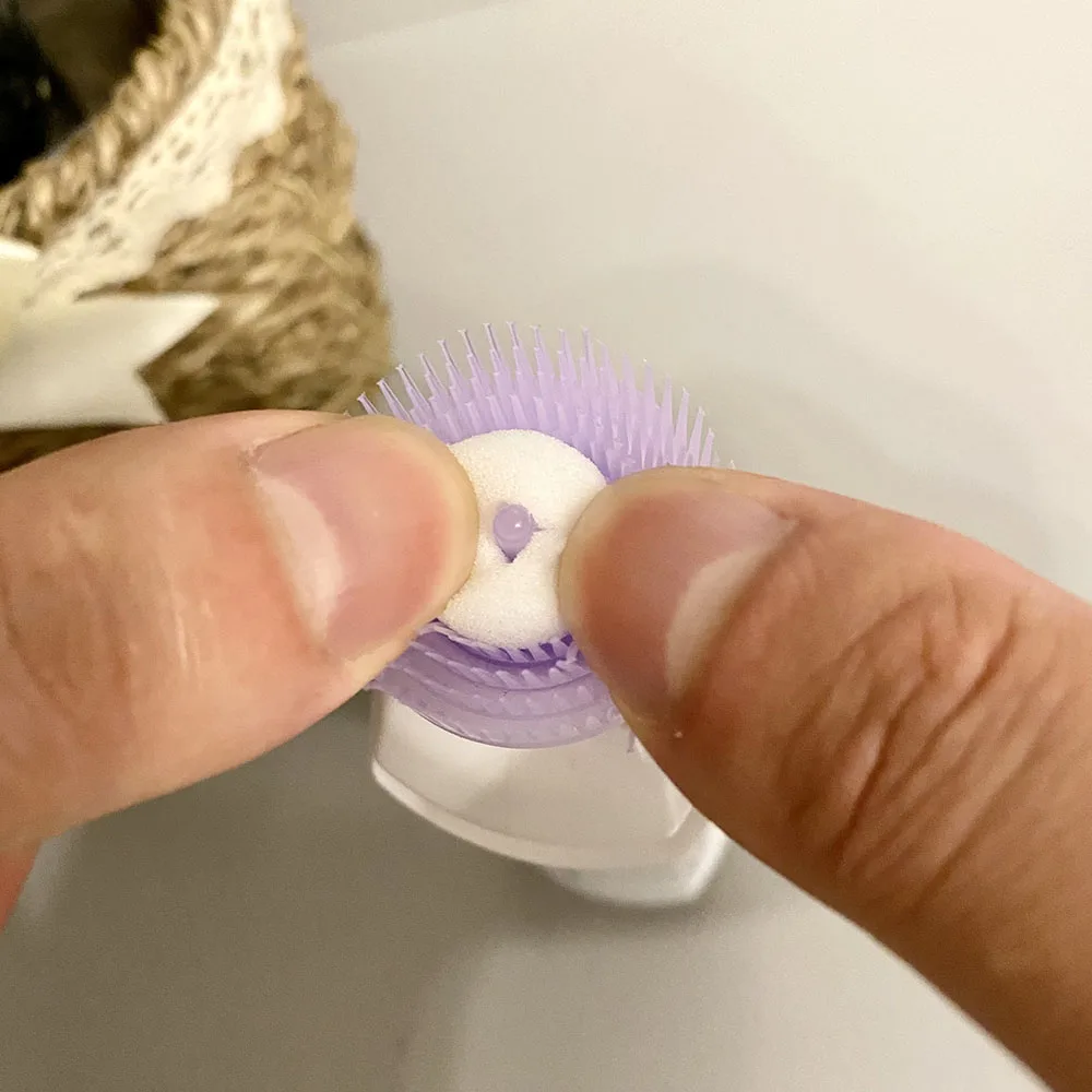 Portable Little White Shoe Stain Cleaner Sports Sneakers Care Liquid for Leather Canvas Removes Shoe Stains Cleans with Brush