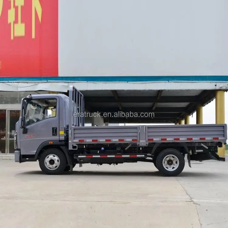 New SINOTRUK HOWO 4x4 4x2 6-Wheel  Diesel Manual Light Segment Rear Camera Euro 2 Left Sale Column Pate Cargo Truck for Sale