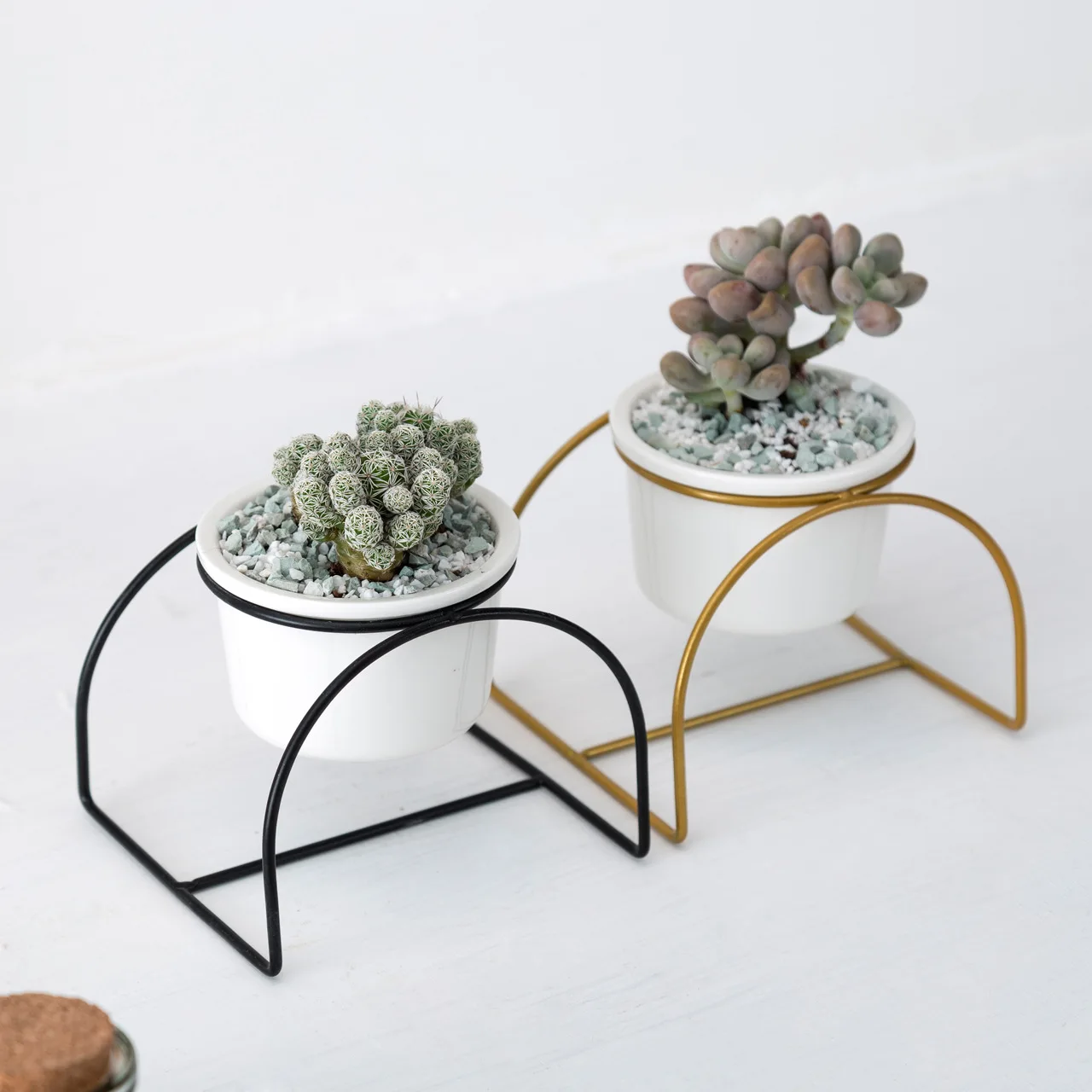 
Nordic simple ironwork ceramic small round pot arched iron frame fleshy ceramic flowerpot INS ironwork set 