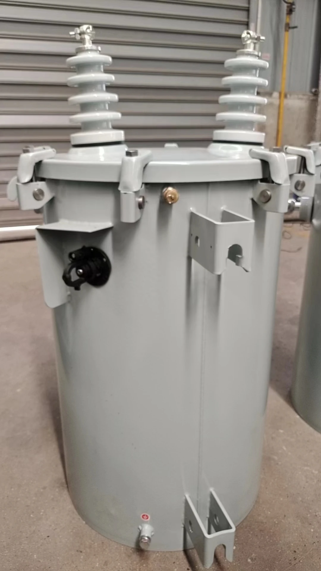 10 15kva 25 kva 37.5kva 50 kva 100 kva 375kva 10kv 11kv step down voltage single phase pole distribution transformer price