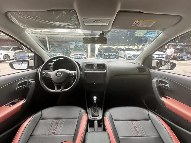 2018 Volkswagen Polo Safety Edition хэтчбек 1.5L автоматический с тканевыми сиденьями R14 шины FWD привод левое Рулевое управление