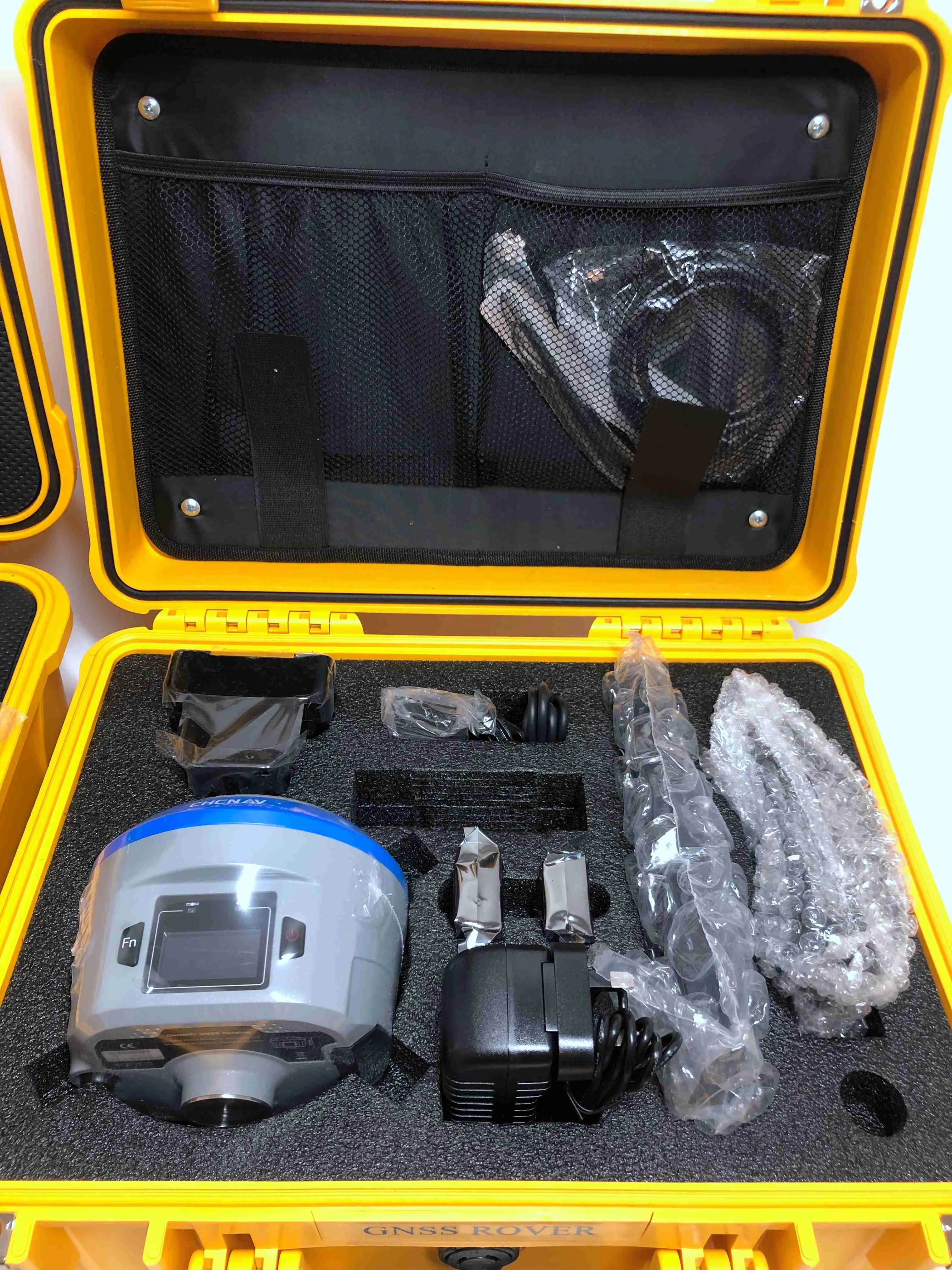 Small rugged RTK gnss receiver CHC i70+ gps survey equipment gps rtk gps for land survey with 555 channels