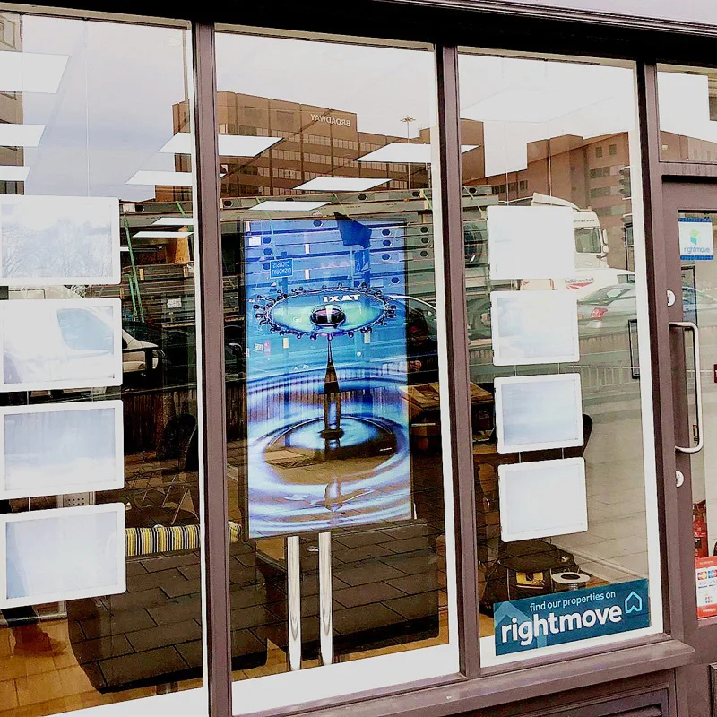 Retail store Low Power High Thin Screen Double Sided 4K digital signage Window Lcd Display For Advertising Playback