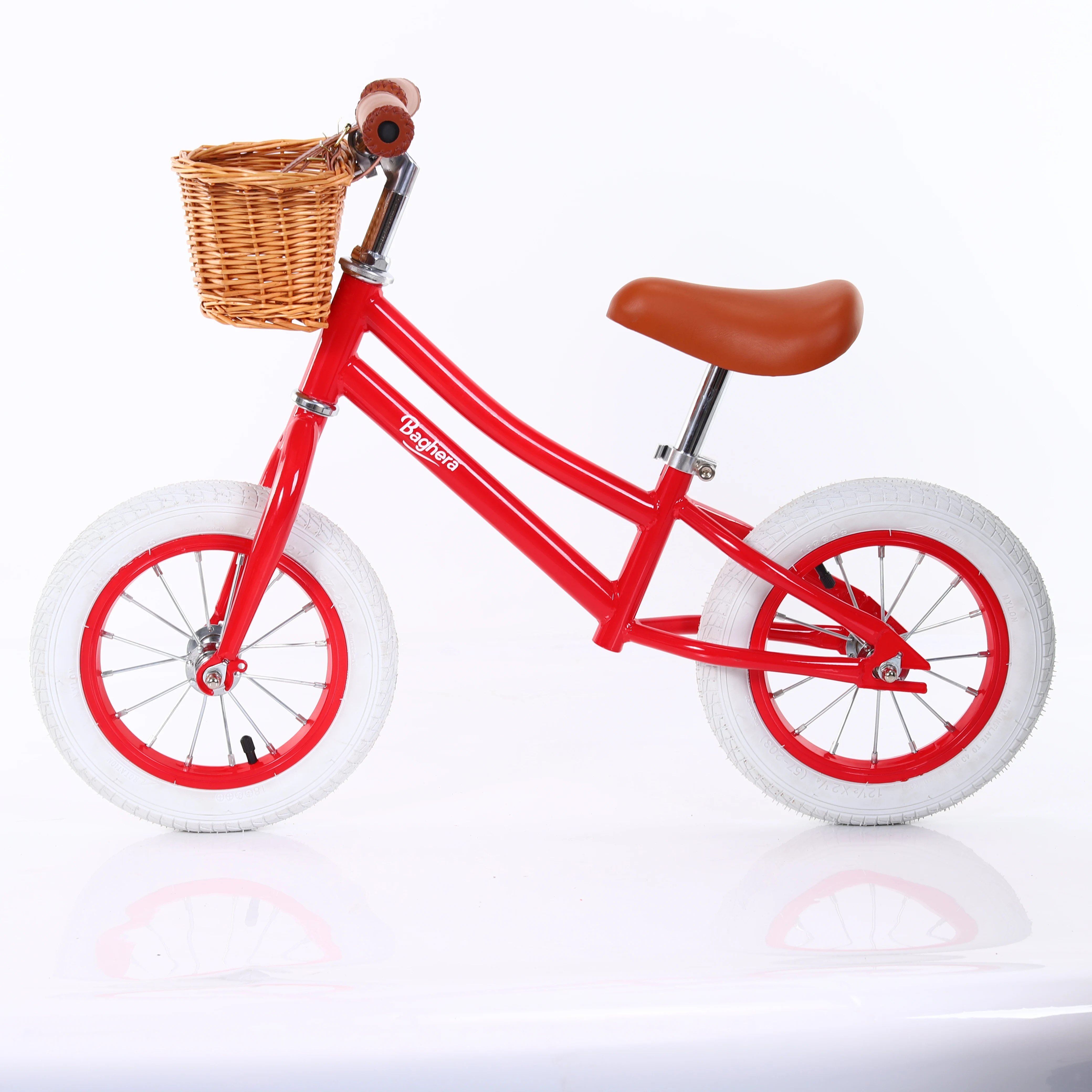 No Pedal Baby Balance Bike / 2-7 years old Kids Foot Pushed Mini Bicycle Kids Balance Bike