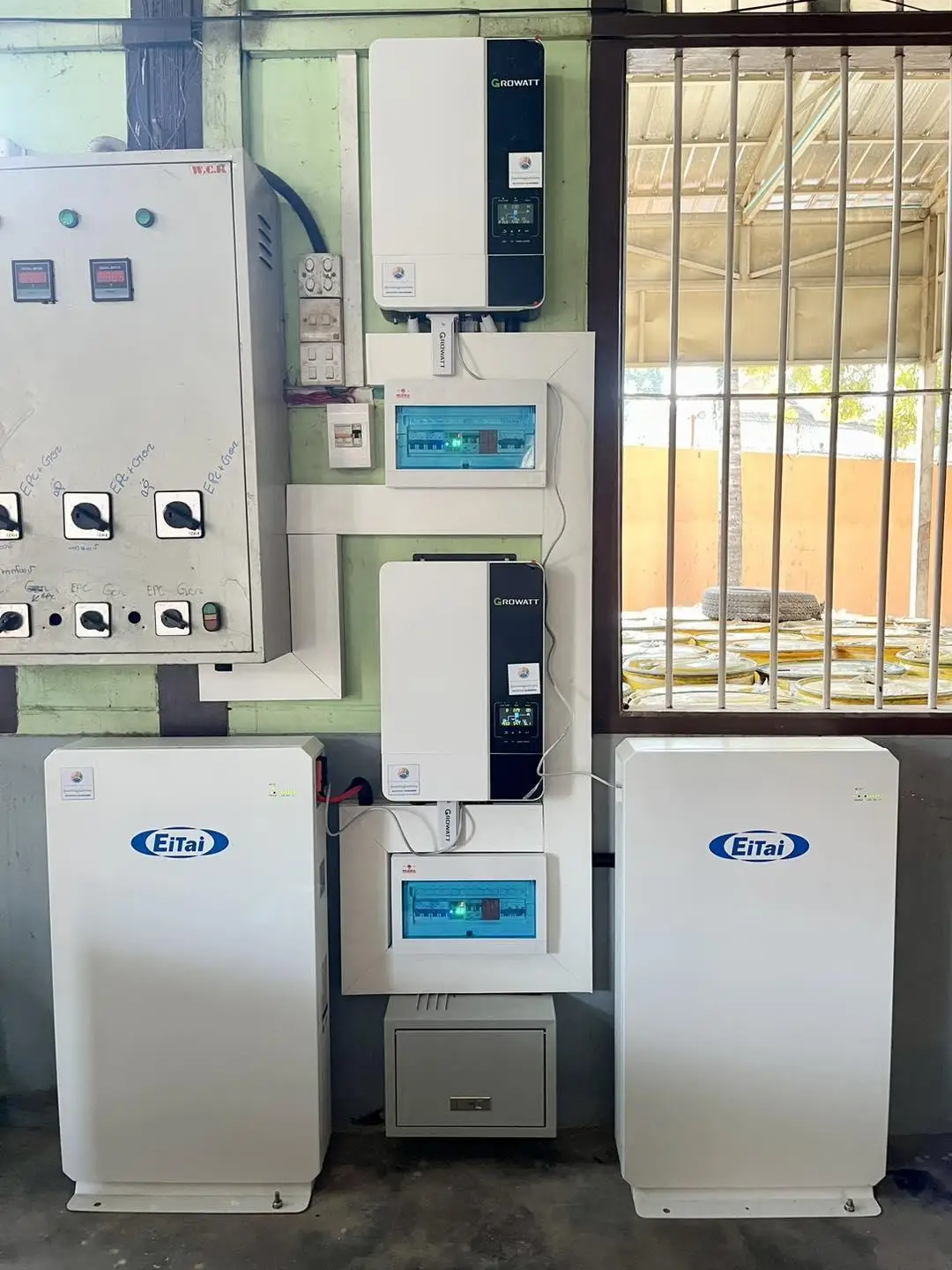 Eitai Deep Cycle Battery 51.2V 200Ah Mounting Lithium Ion Battery For Home Storage Systems