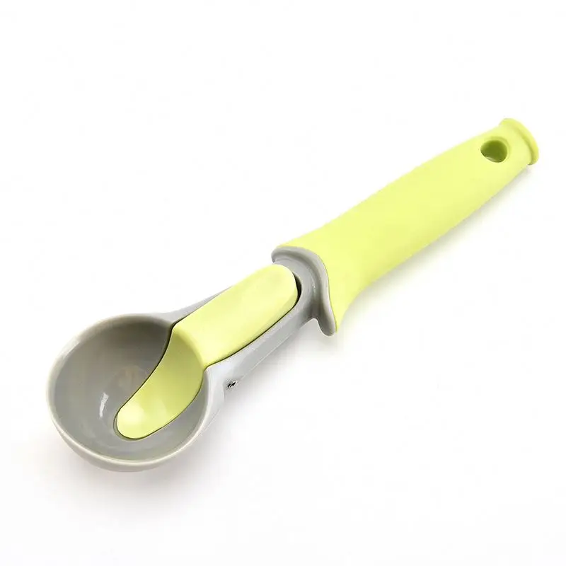 Different colors plastic ice cream scoop reusable bounceable fruit scoop ball scoop