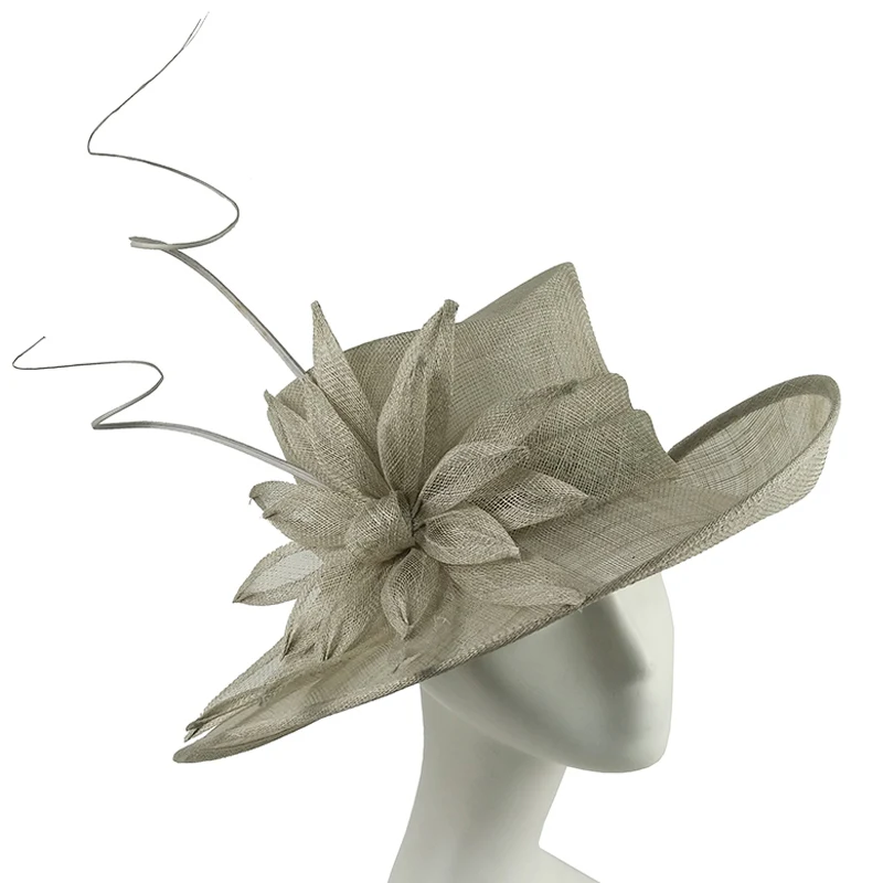 Женская летняя шляпа для церкви с цветами и перьями