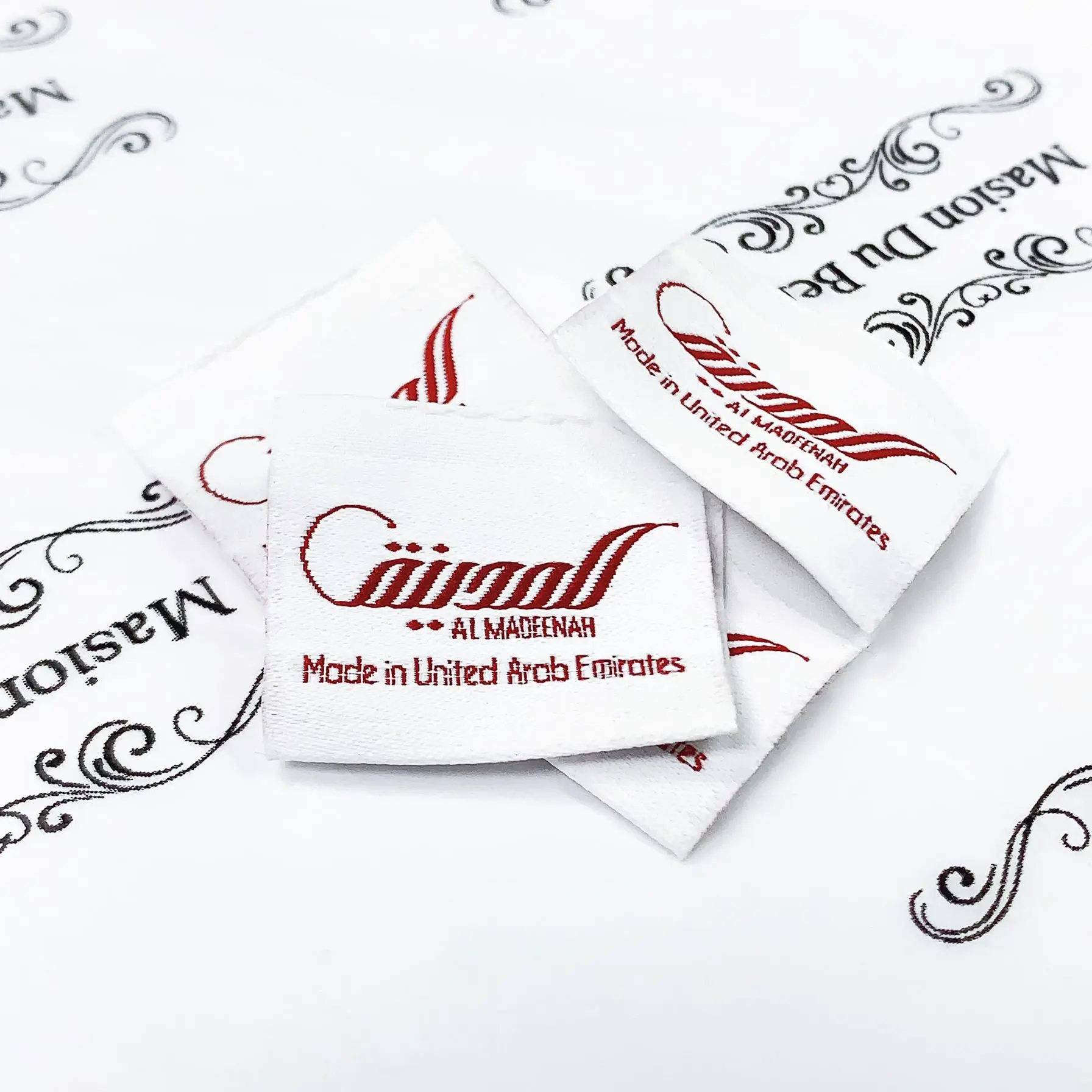 Изготовленные на заказ тканые этикетки с вышивкой для одежды, обувь и сумки, сшитые этикетки из полиэфирной текстильной ткани