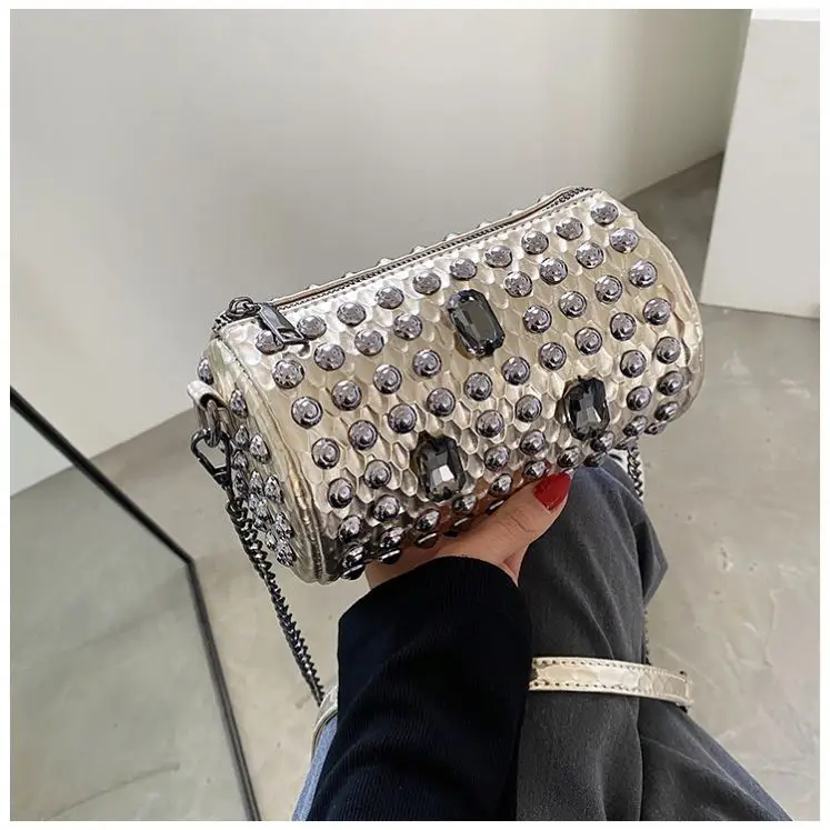 2022 Hot Sell rivets purses girls luxury messenger hand bags lady fashion Bucket handbags purses for woman