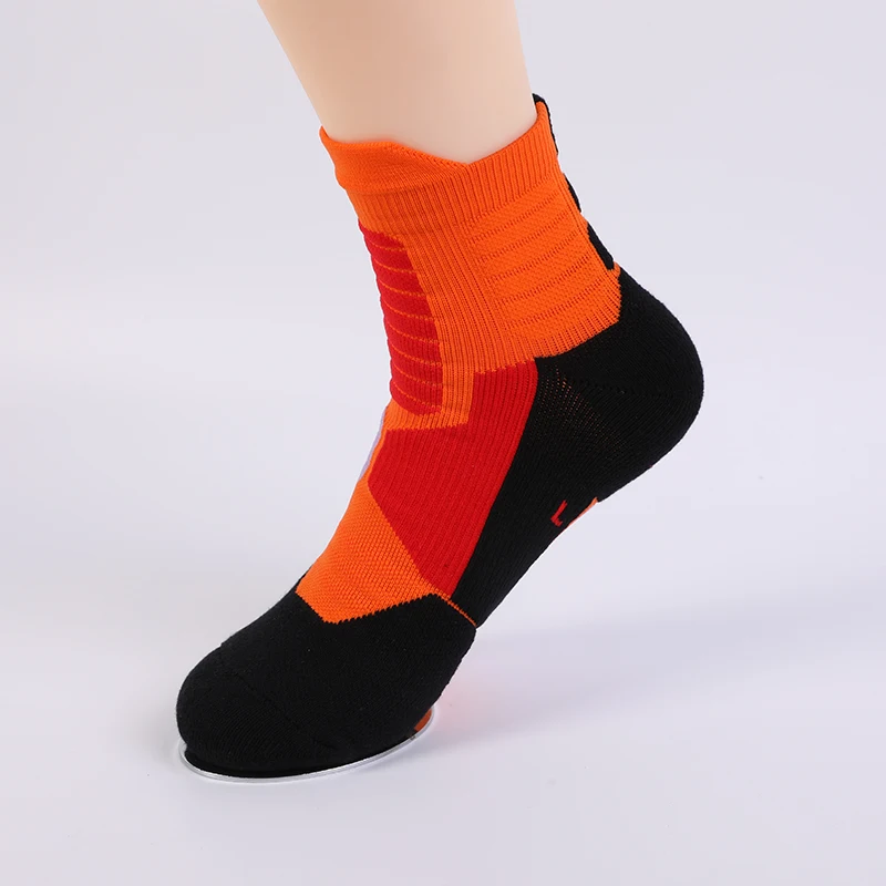 
Custom logo athletic socks sports compression socks anti-bacterial cotton polyester elastane sports sock 