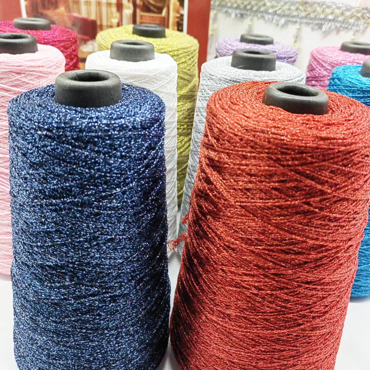 Gold and Silver Metallic Machine Embroidery Threads 150D Metallic Yarn for embroidery clothes