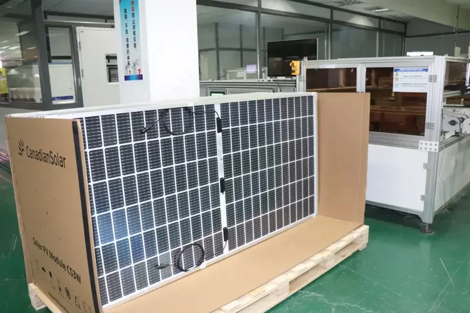 Bifacial Solar Panels Canadian BiHiKu7 CS7N 640W 645W 650W 655W 660W 665W 670W Solar Panels Power
