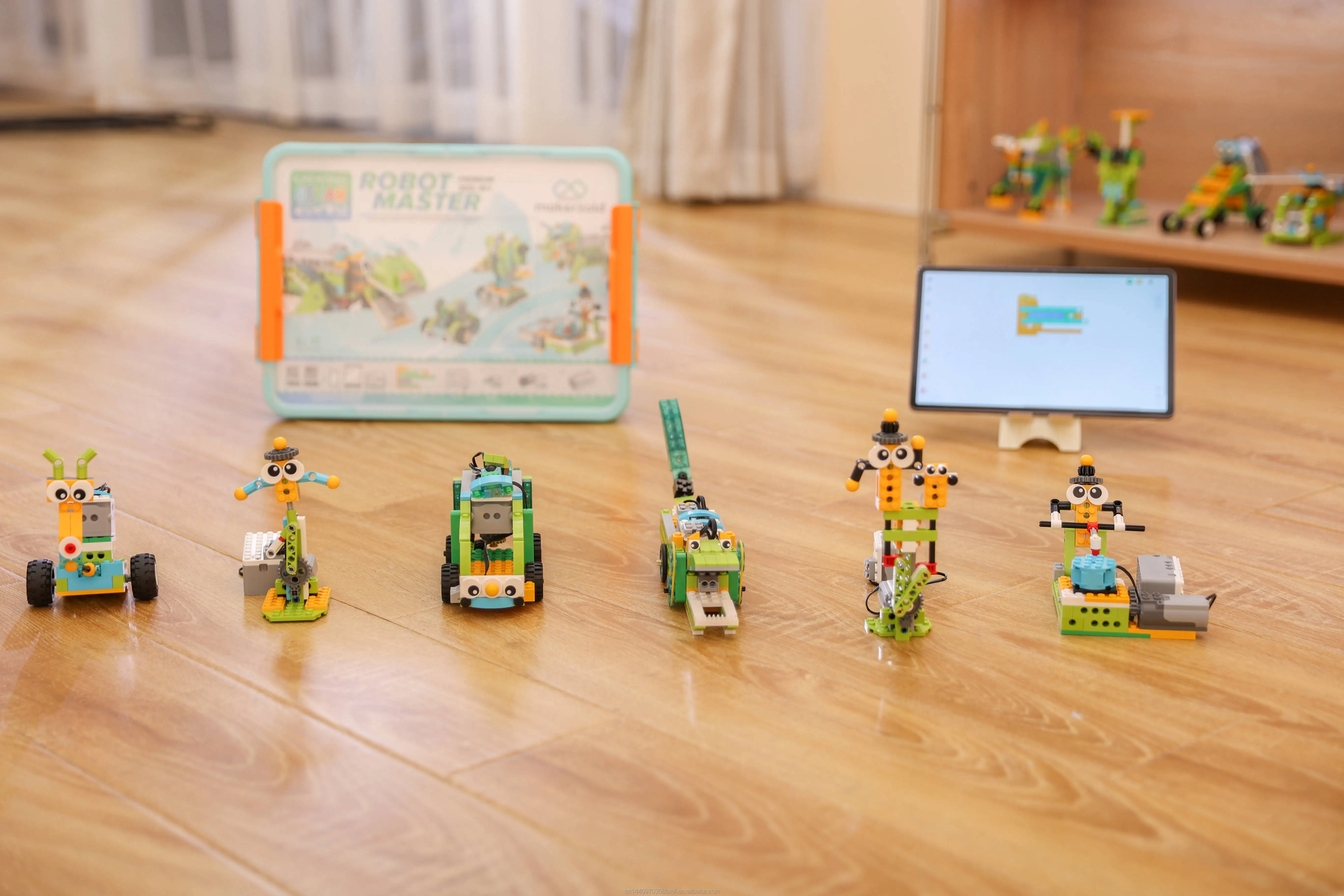 Makerzoid Programming Blocks Coding Robot Set Robot Master (Premium) 200 in 1, Robotics Kits for Kids 8 years above