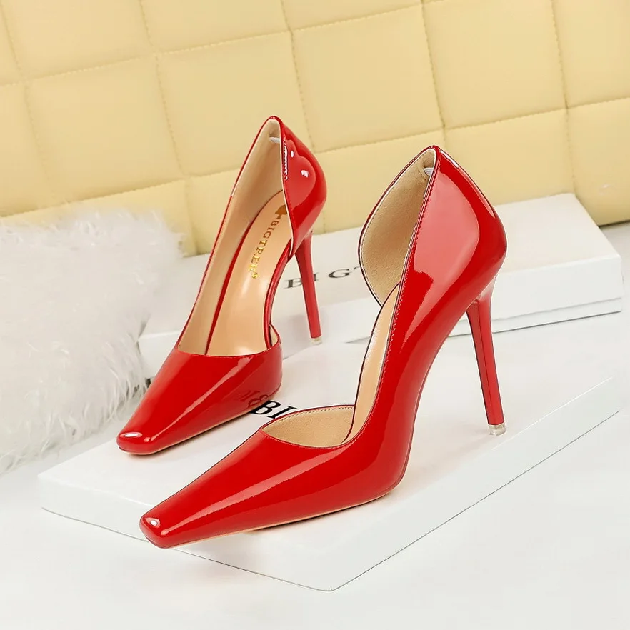 News 34-40 Slim Heel Ultra High Heel Shiny Lacquer Leather Shallow Mouth Square Head High Heel Single Shoe