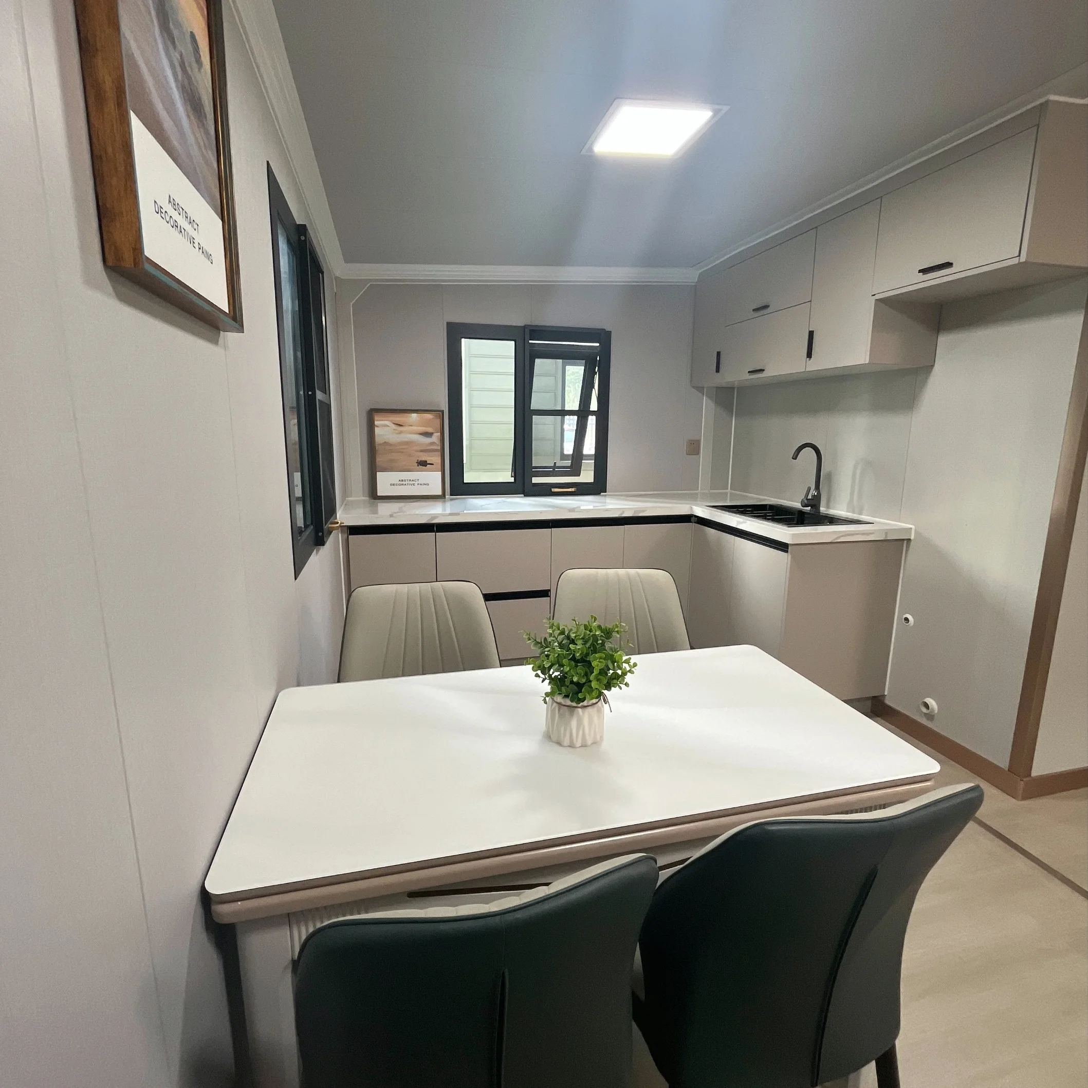 Easy Install Tiny House 20ft Expandable Container House with Bedroom Modern Prefab House