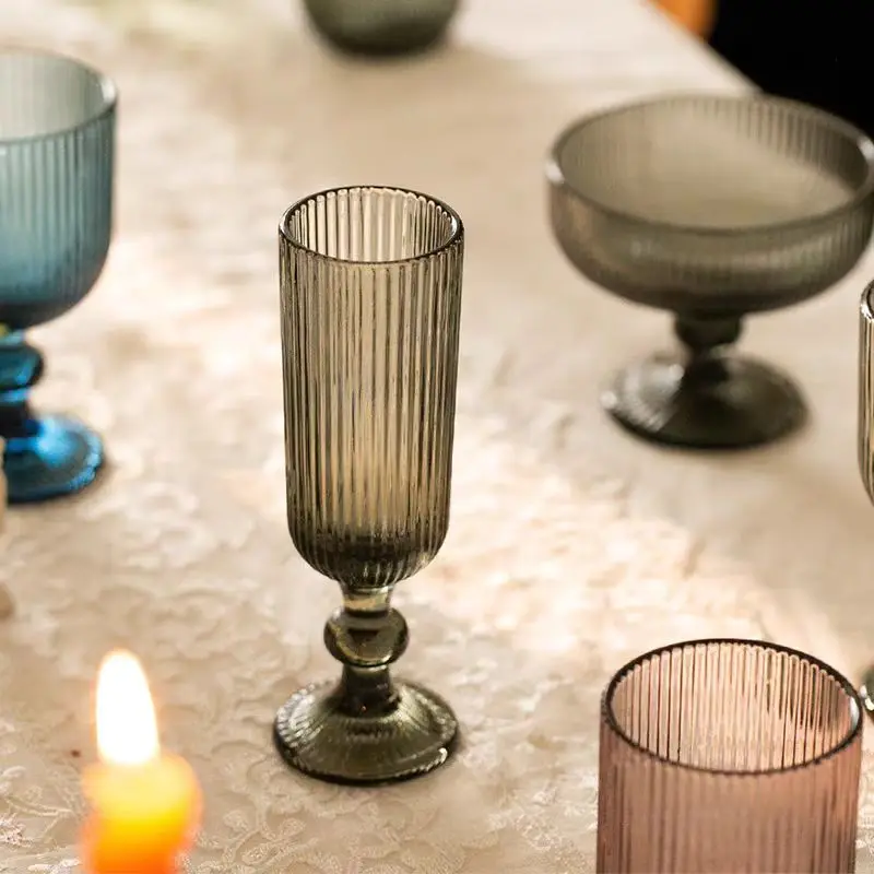 Designer Unique Creative Ribbed Engraving Juice Drinking Embossed Design Vintage Colored Frosted Cocktail Glass For Party Events