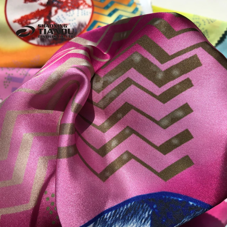 Wholesale  digital print 100% Polyester woven satin fabric shiny silk print chiffon fabric for fashion dress
