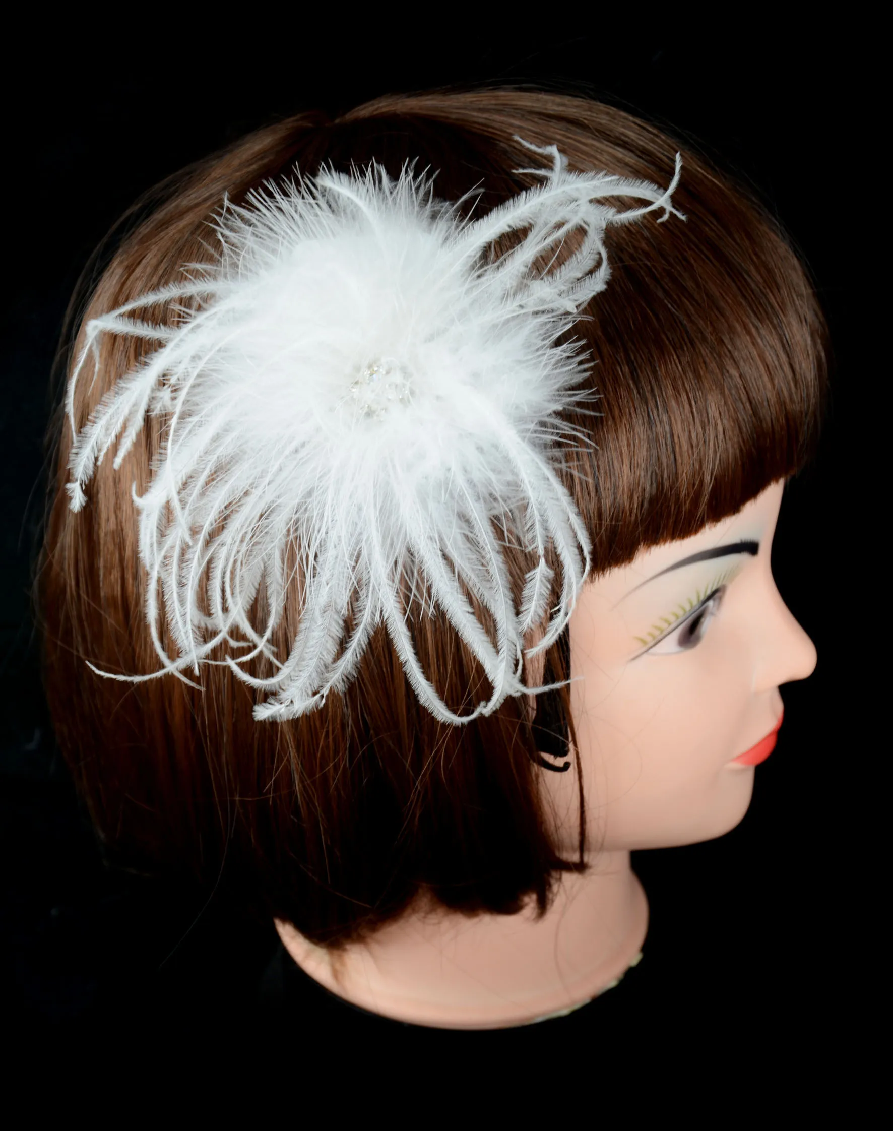 White Ostrich Feather Hair Clip for Women Brooch Pins Hoop Corsage Plus Party Retro Pin Jewelry Accessory Bride