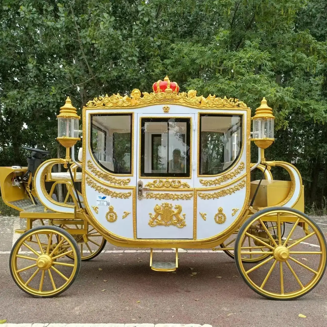 horse and carriage wedding decorations Sightseeing vehicle in scenic area tourist car