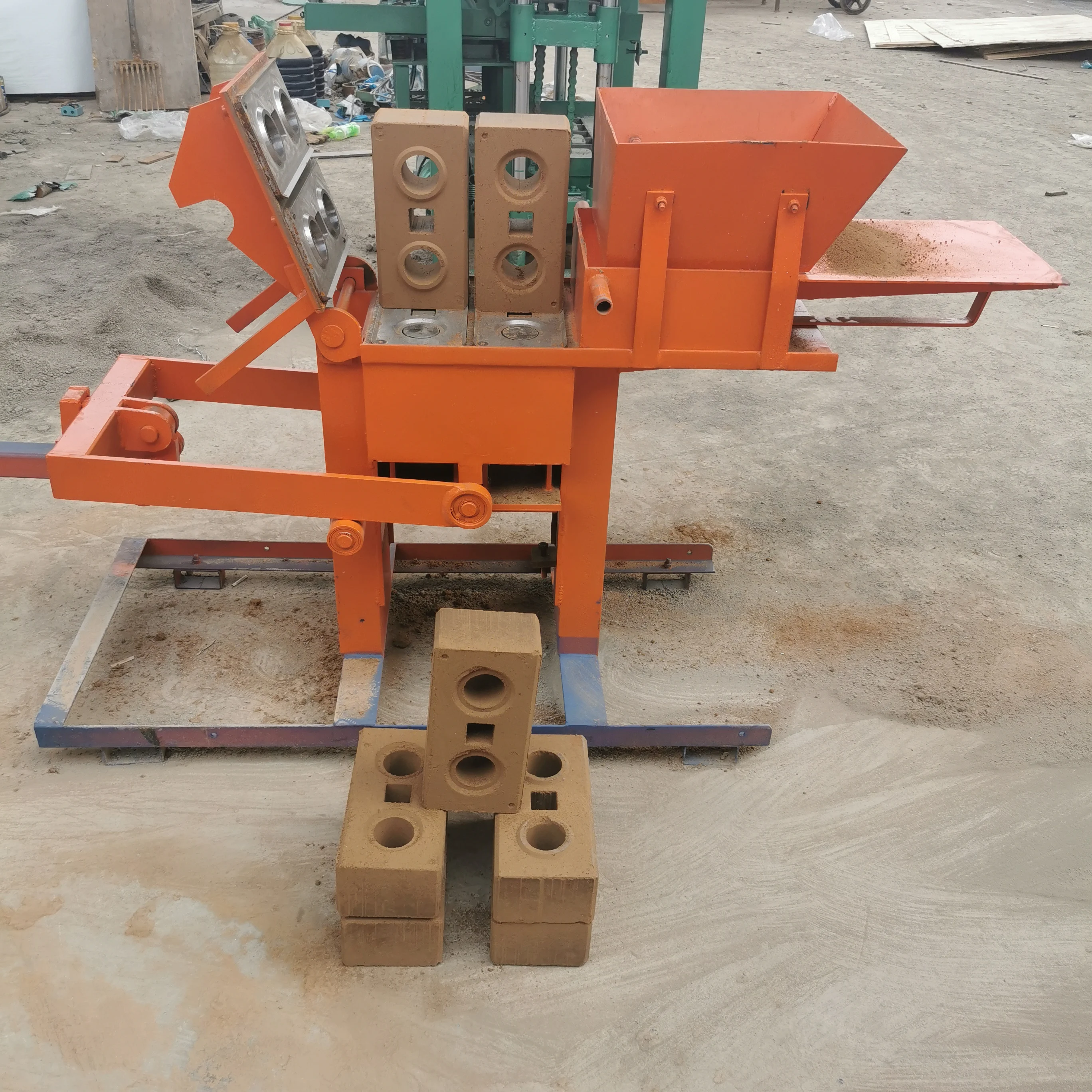 Small business machine ideas with low price 2024 hollow clay brick making machine