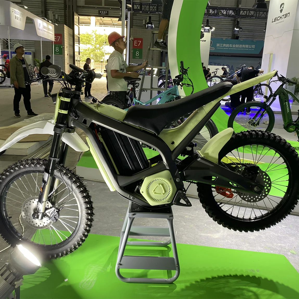 light weight 72v30ah Lithium Battery E Super Motorcycle Bafang Mid Drive 73 electric motorcycle