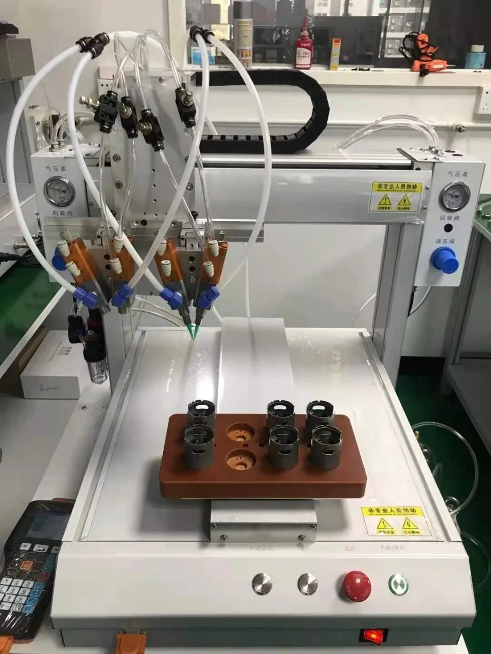Professinal Factory Glue Dispensing Robot Automatic Dispenser Equipment in Assembly Line glue dispensing robot