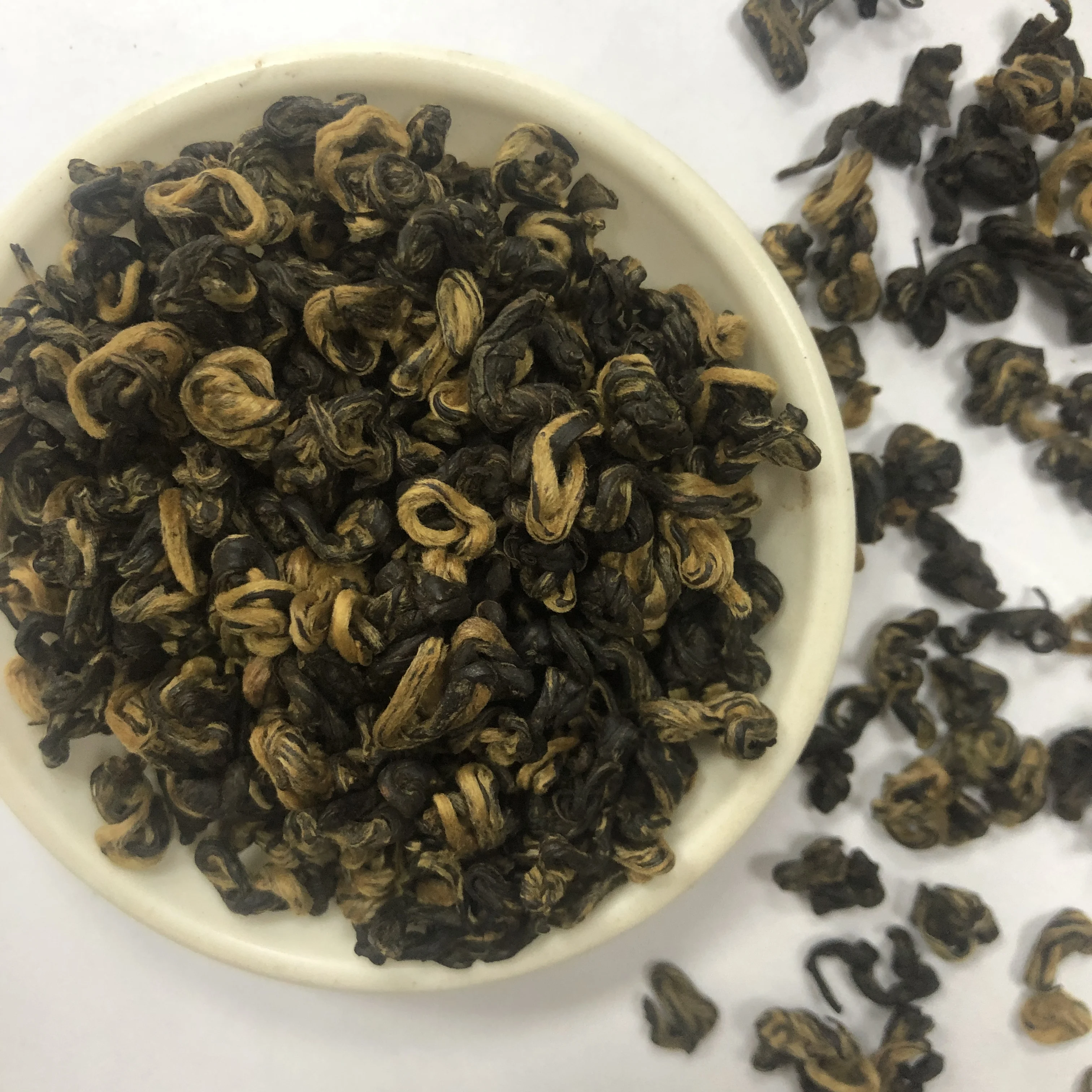 Factory wholesale Price black tea snail with golden leaf good quality