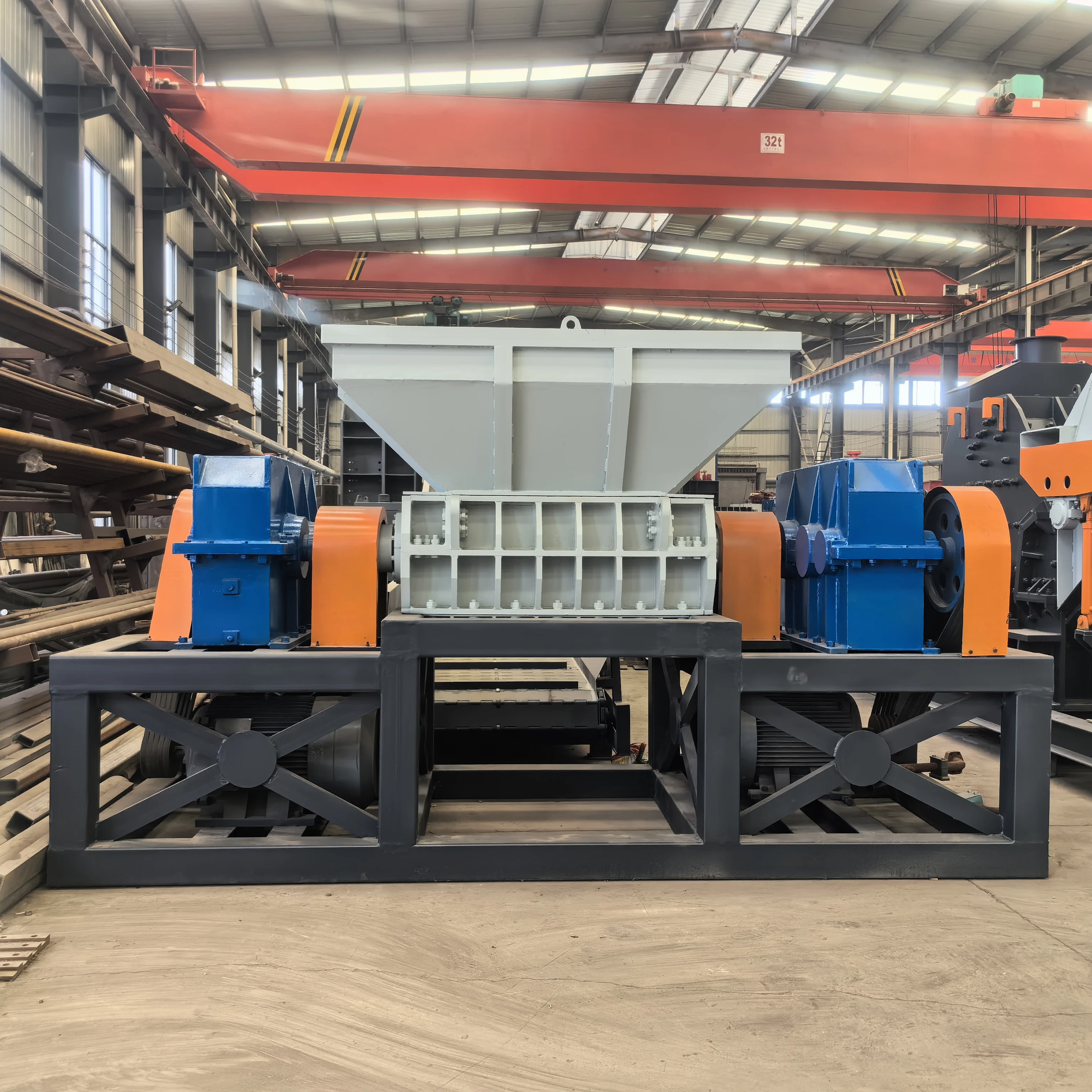 Large Double Shaft Shredder Waste Metal Iron Sheet Oil Drum Plastic Wood Tires Life Waste Crusher