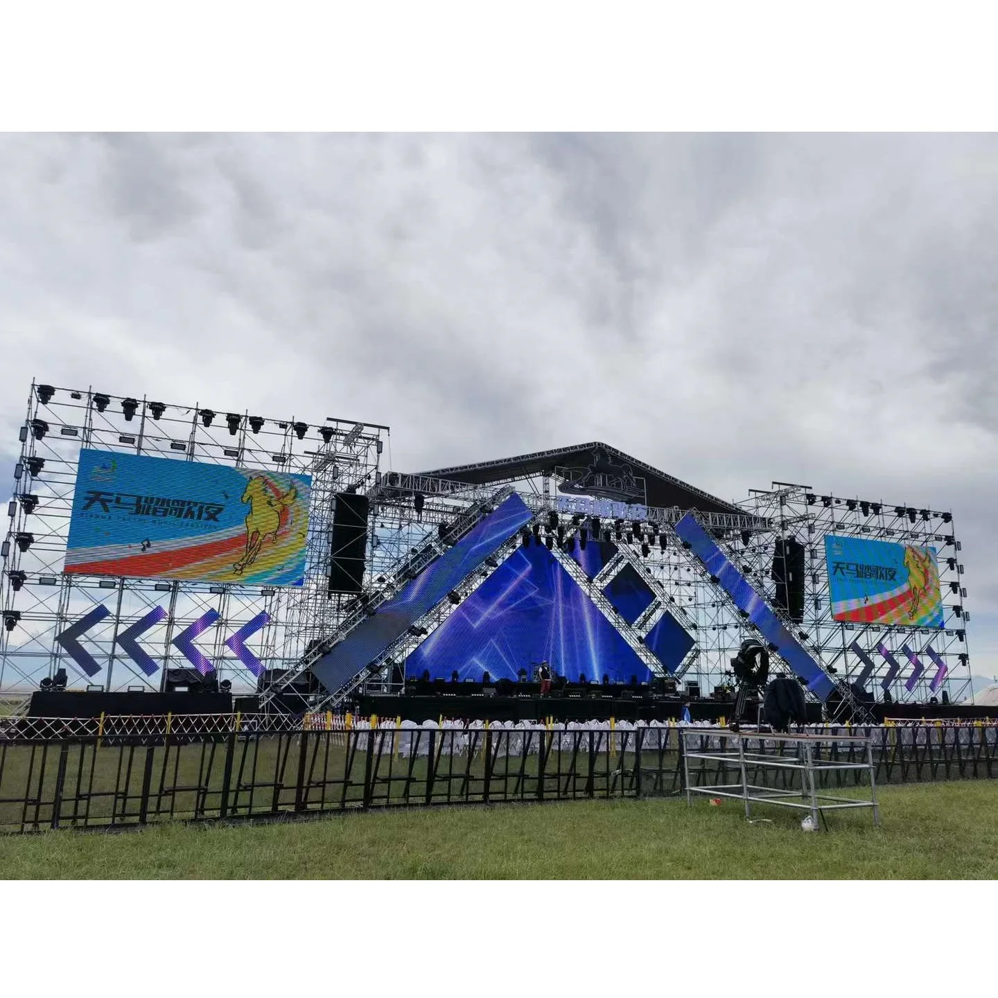 Factory Direct Sales Iron Galvanized Layer Frame Truss hanging Line Array Speaker Sound Audio Frame Construct Use for LED Screen