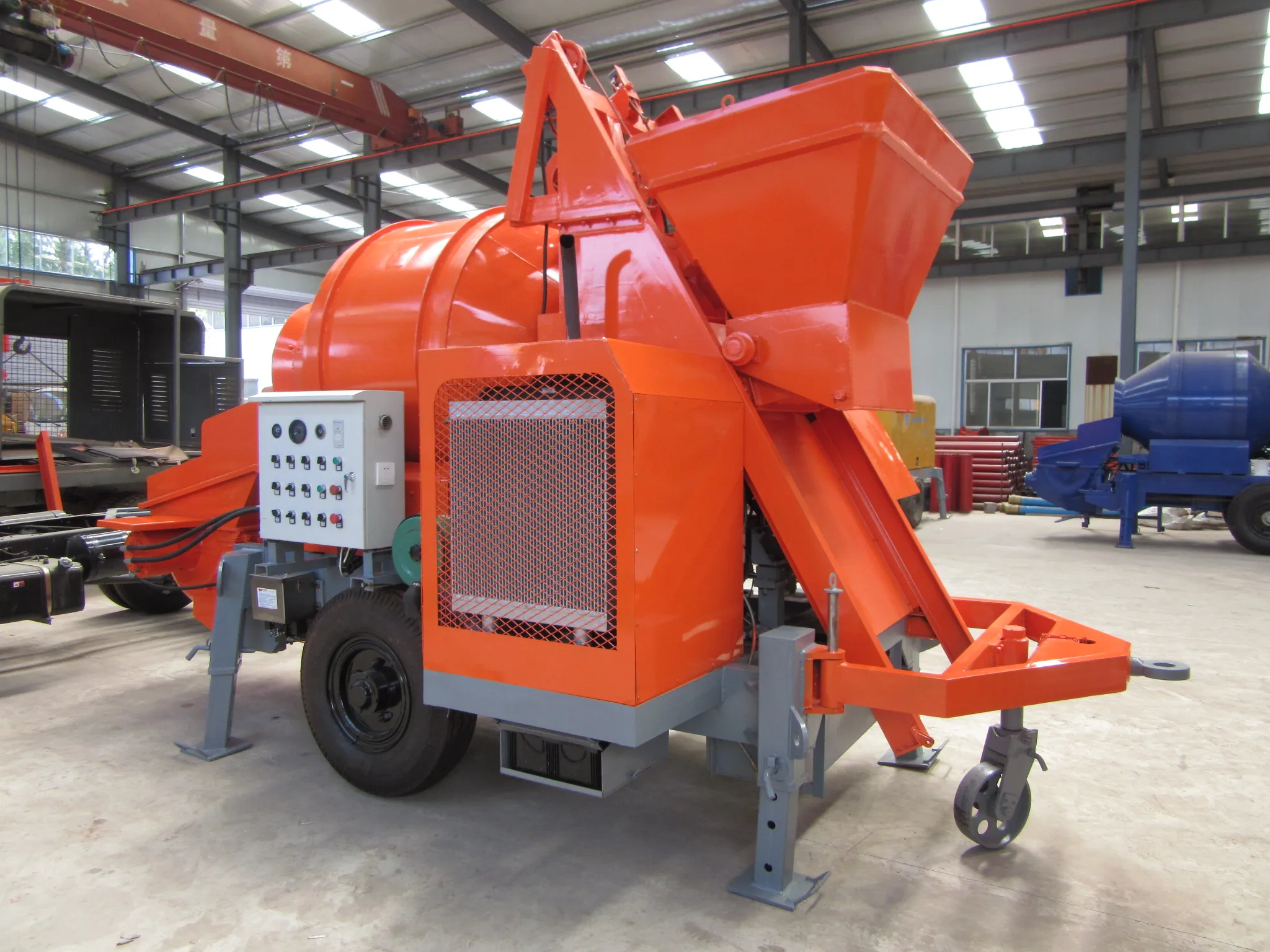 Hot selling 40M3/H Self-Loading Diesel Portable Concrete Mixer with Pump for Manufacturing Plants and Construction in China