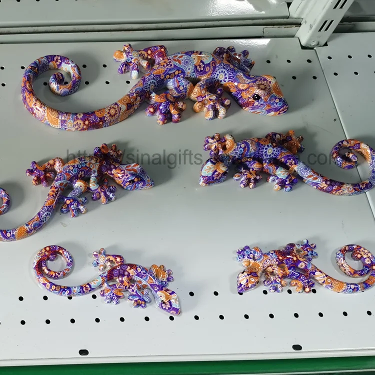 Customized Water Transfer Printing Polyresin Lizard Resin Animal Decoration Background Decorations