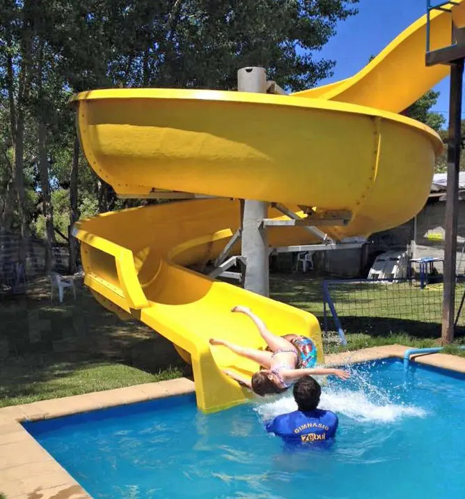 Частный детский двор из стекловолокна спиральная горка для бассейна