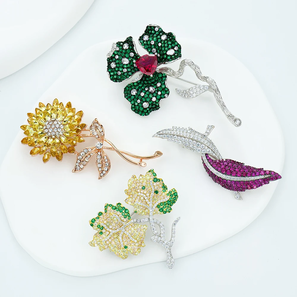 Exquisite Cubic Zirconia Animal Brooch / Flower Bouquet Brooch for Women Pins Clip  for Sweater Coat  Dress Suit Badges Brooches