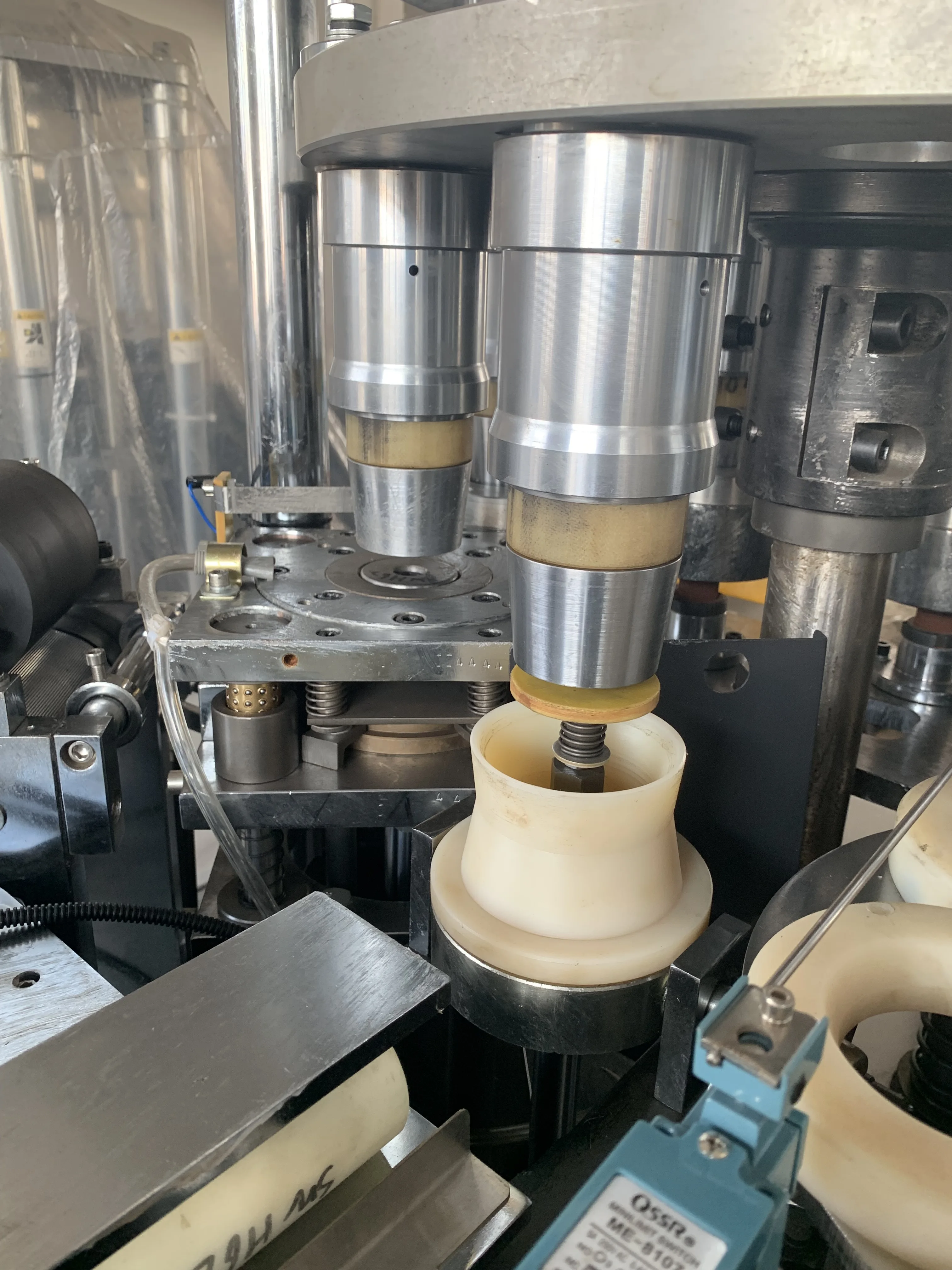 High speed paper cup machine/Disposable paper cup maker/Environment-friendly paper cup forming machine