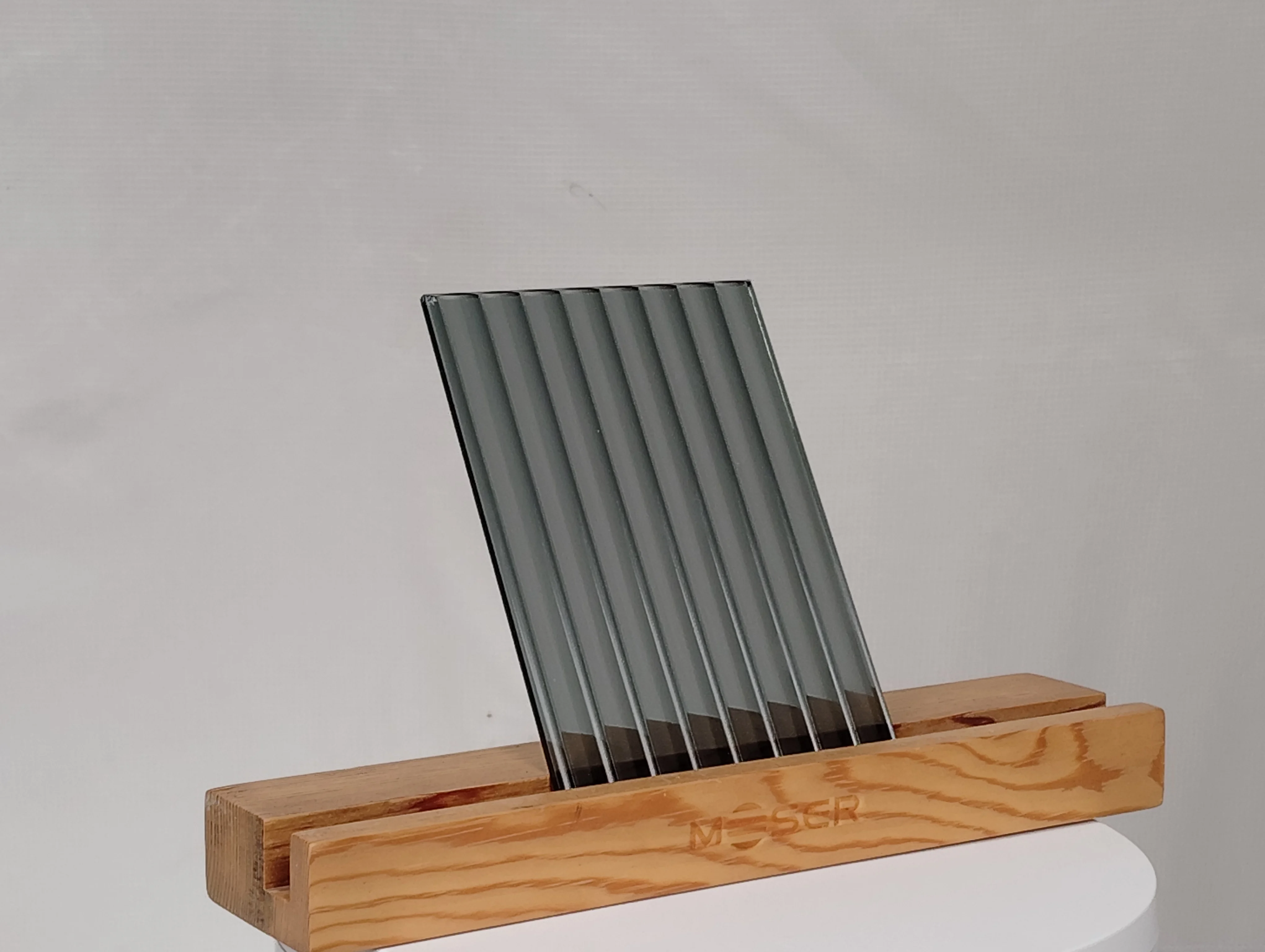 customized 4mm moru patterned glass patterned glass grey karatachi pattern glass price